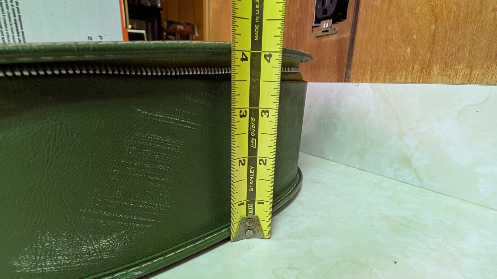 Vintage Suitcase – Oval Train Case Carry On Bag – Mid-Century Egg Shape 1960’s