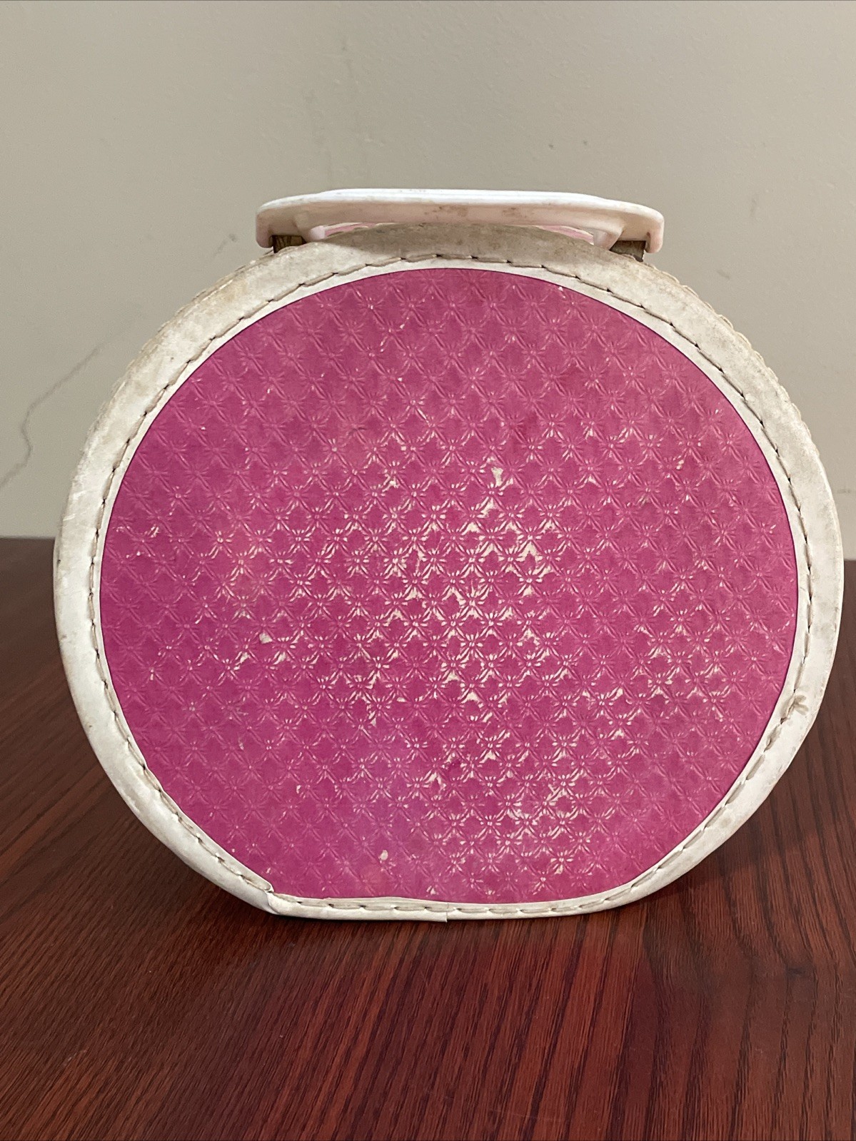 VTG 1950’s Round Pink Child’s Travel Case Bear Going On A Train