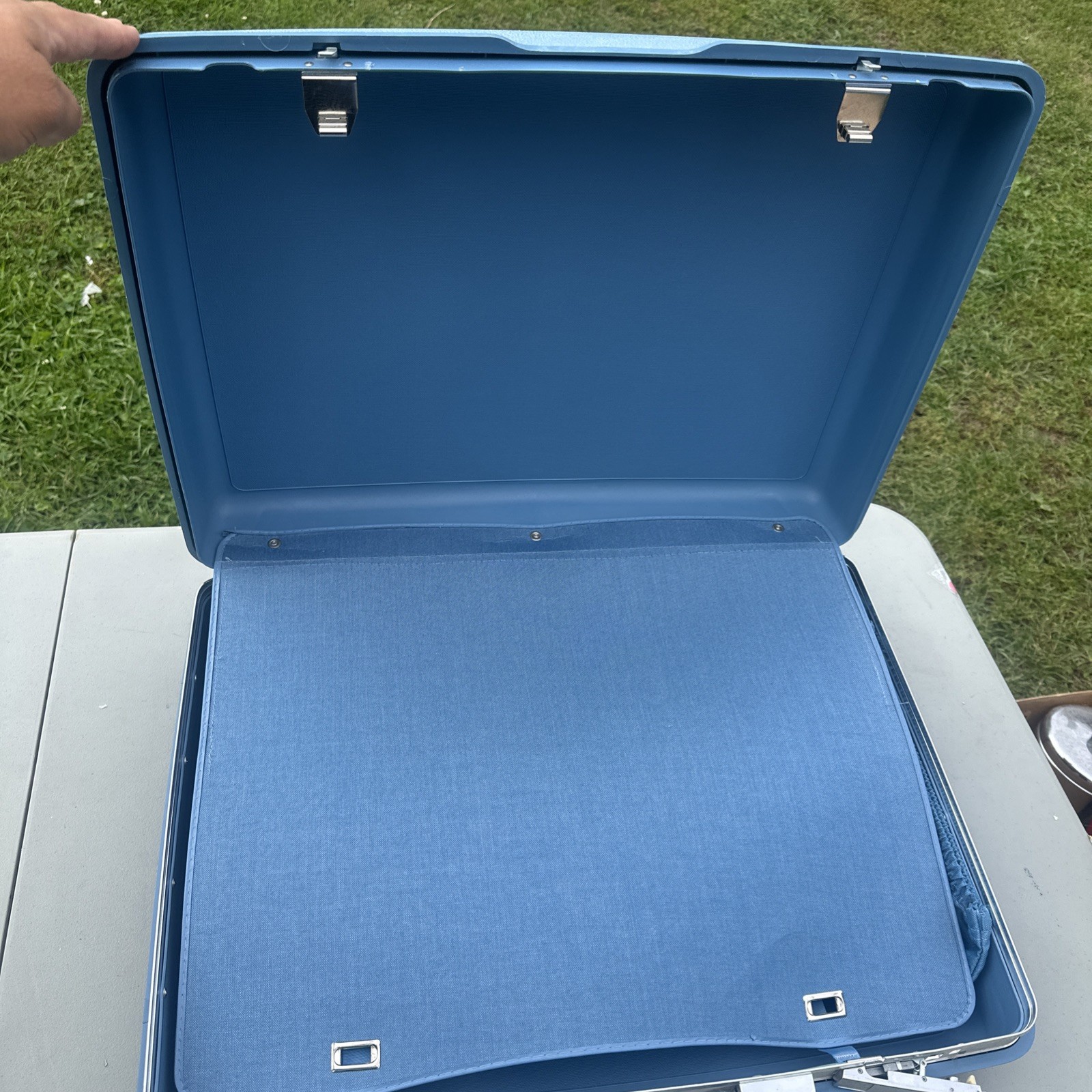 VTG Samsonite Montbello II Hardshell Blue Suitcase 24” X 19” X 6” MCM No Key
