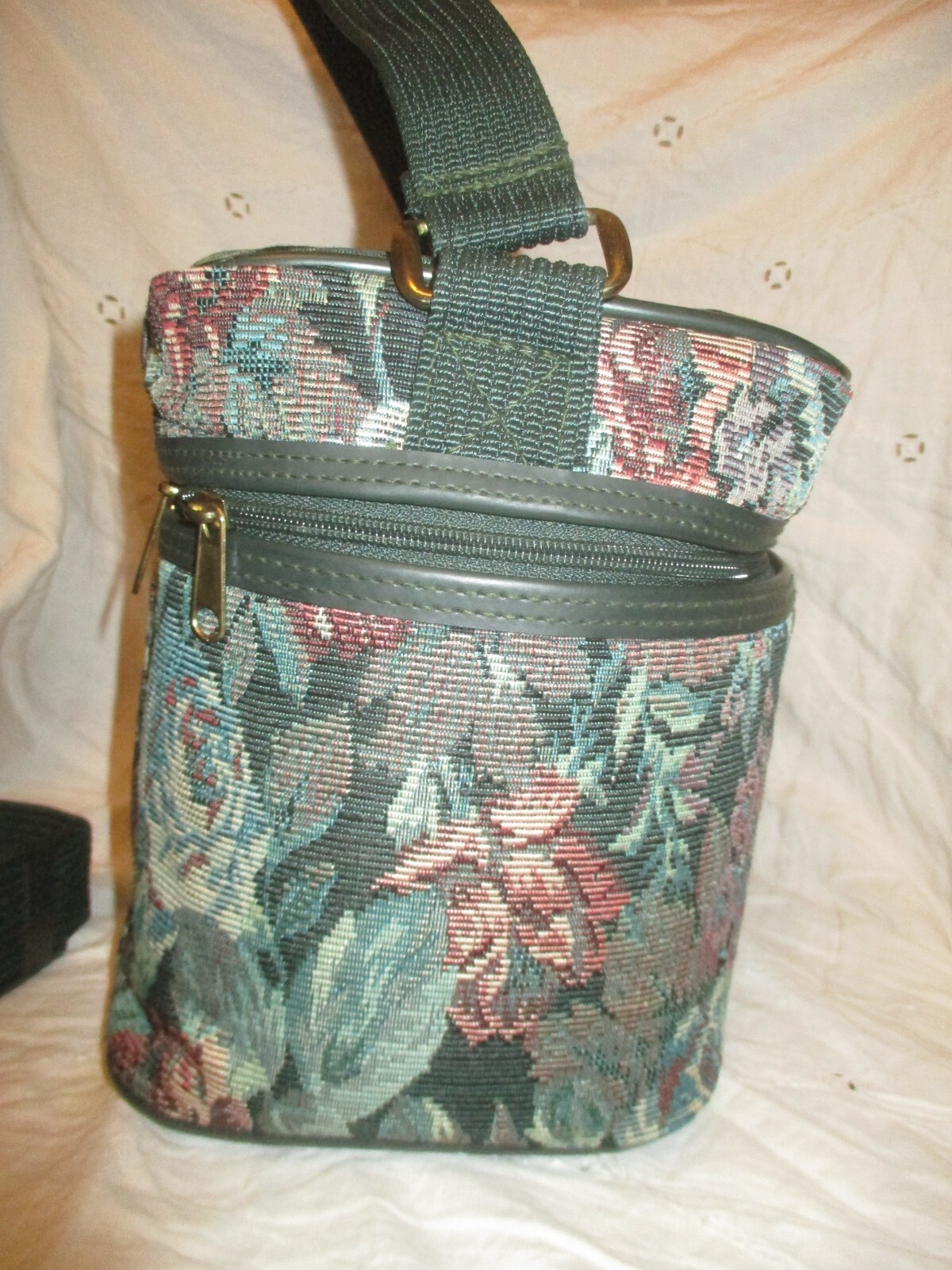 Hampshire vintage retro tapestry overnight travel bag