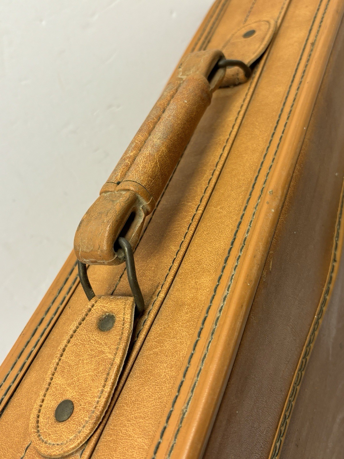 Vintage 1960s Luchi III Brown Faux Leather Suitcase Train Case *No Key