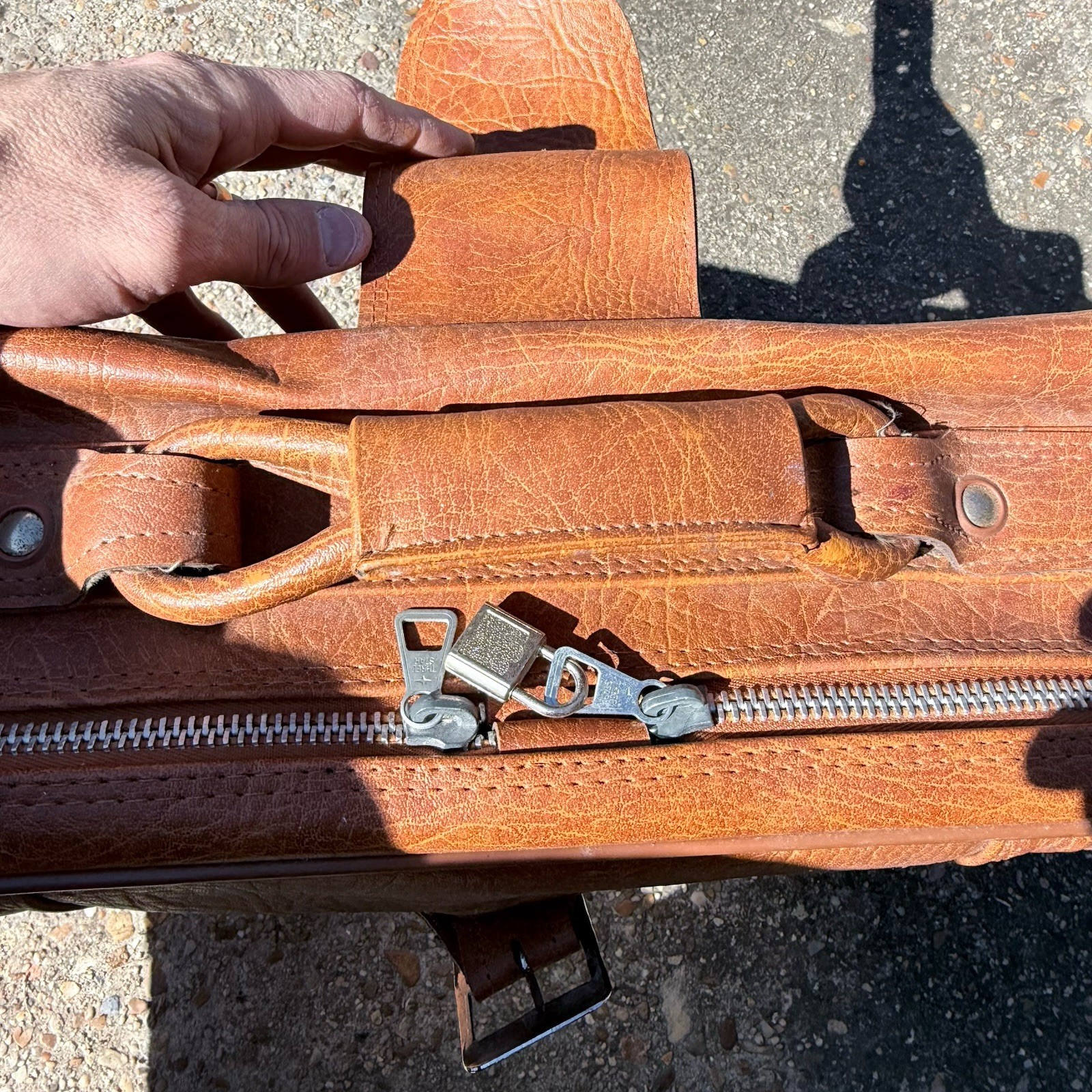 Vintage World Traveler Brown Leather Style Suitcase Carry On Locking Zipper
