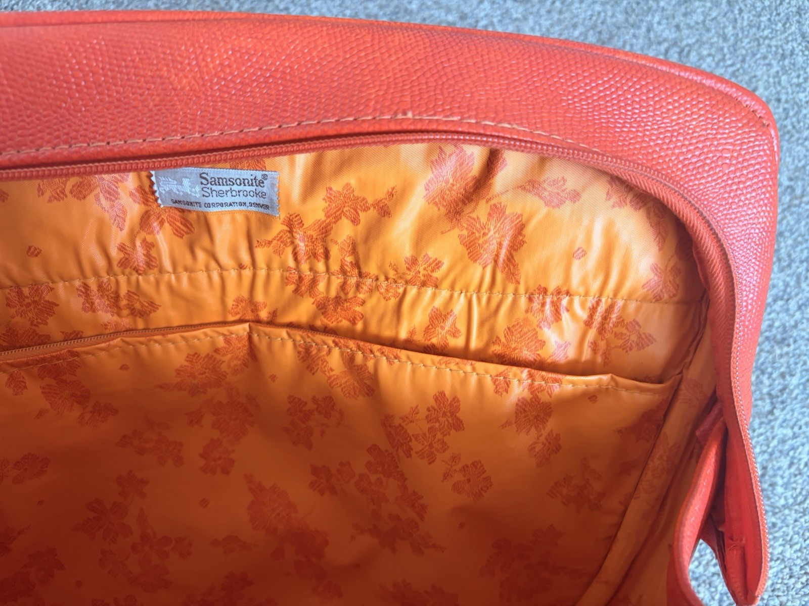🧳 1970’s Samsonite Sherbrooke Luggage Tote Orange Autumn Blaze 16” W x 13” H