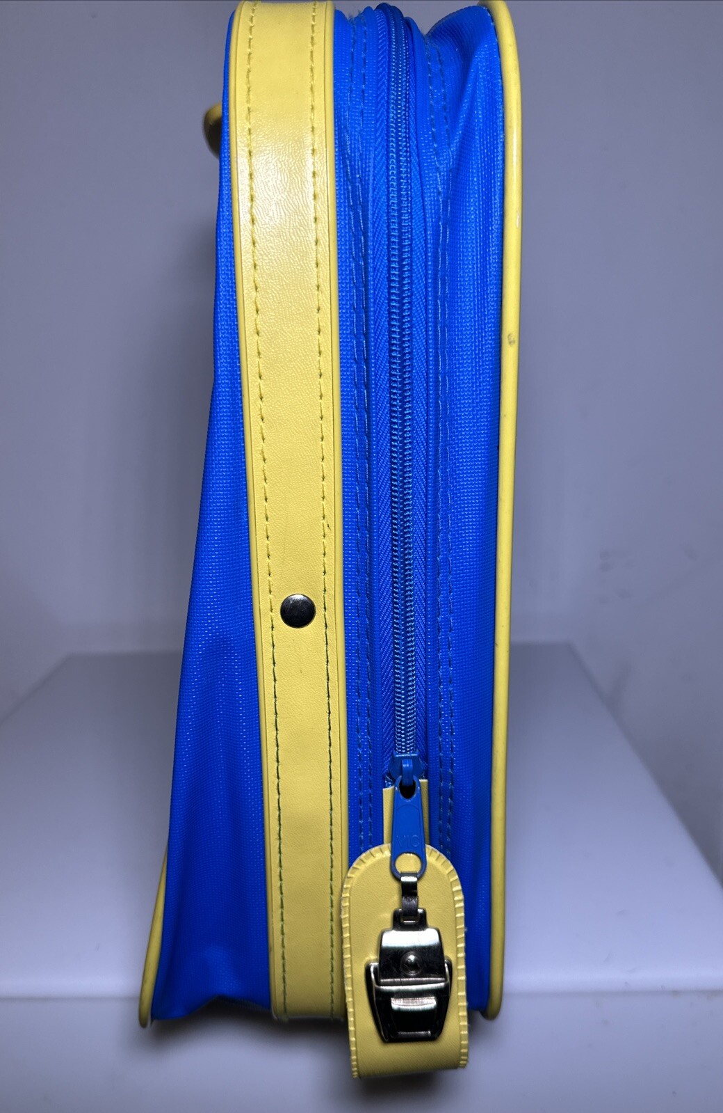 Vintage 1985 Peter Panda Kids Travel Suitcase Blue/Yellow 17″ Lightweight
