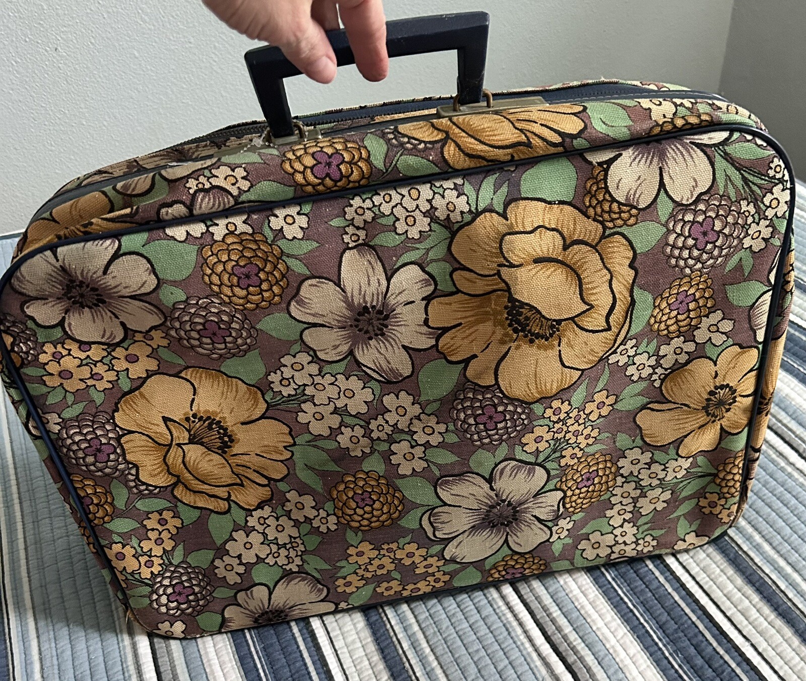 Vintage Japan Retro Boho Floral Suitcase Travel Bag 60s 70s Laptop Bag?