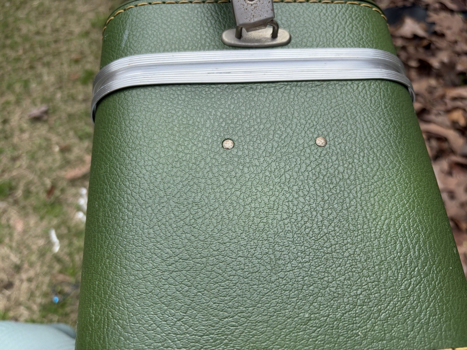 ADORABLE VINTAGE Overnight Luggage By Airway With The Key 15″wide 8″ Tall Green