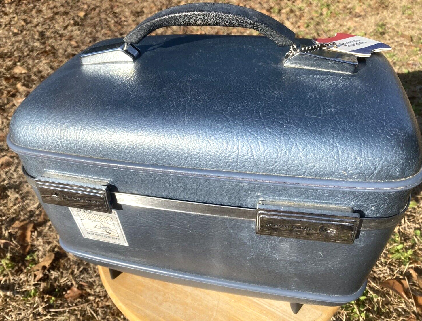 AMERICAN TOURISTER Light Blue Train Luggage Cosmetic Case – Good Condition