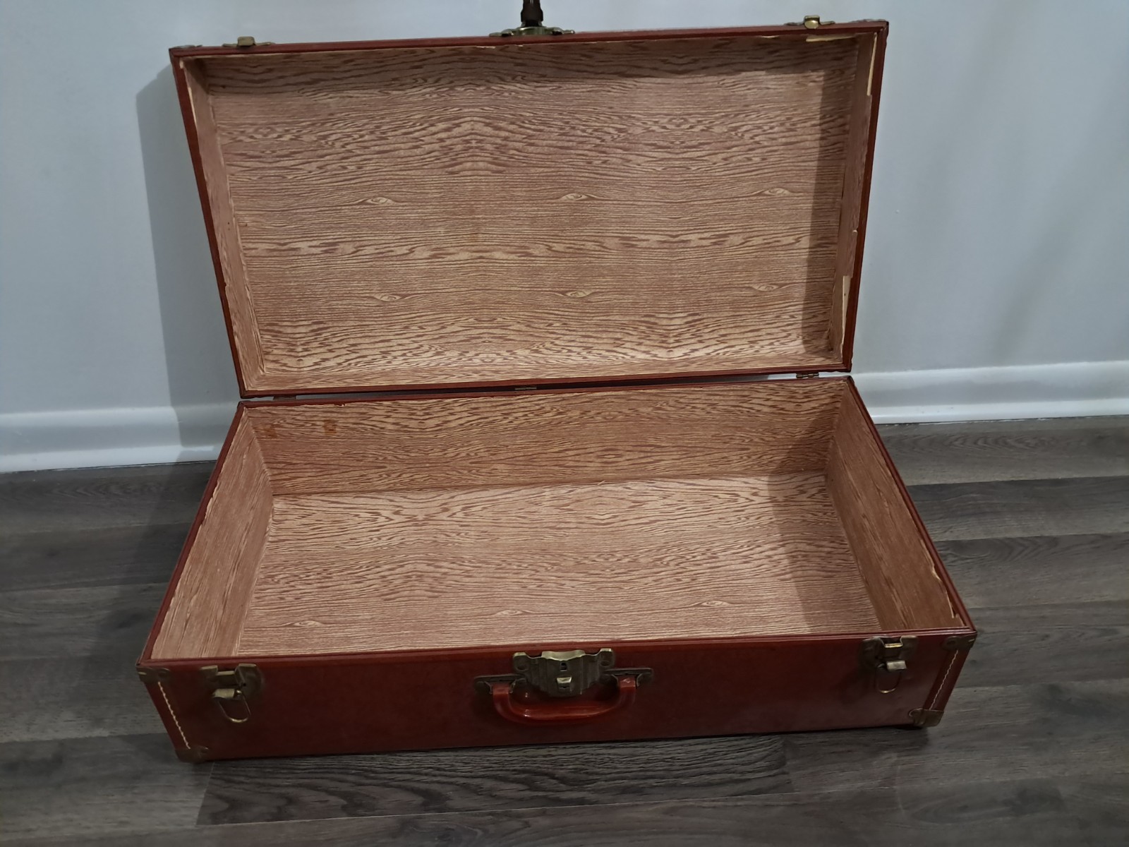 Vintage Leather Hard Suitcase Brown with Locking Metal Hardware 60-100L
