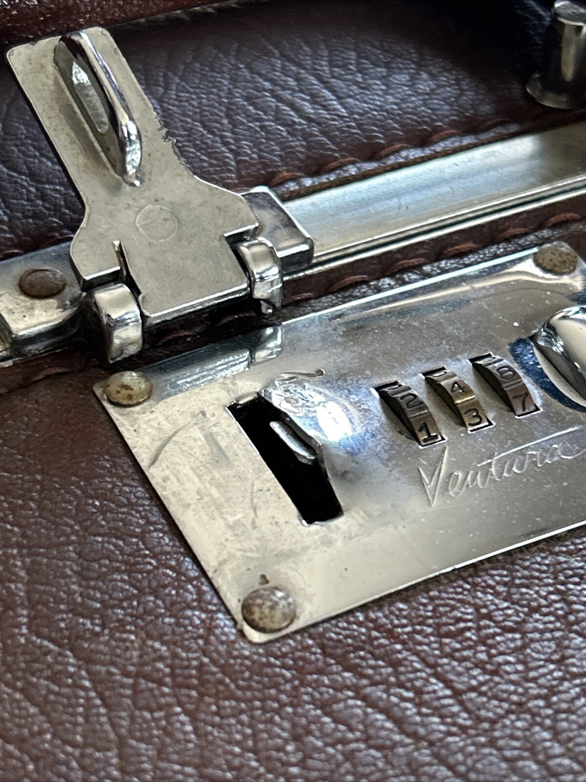 Vintage 50’s/60’s Brown Ventura Luggage – Bent Clasp Pictured – As Is!