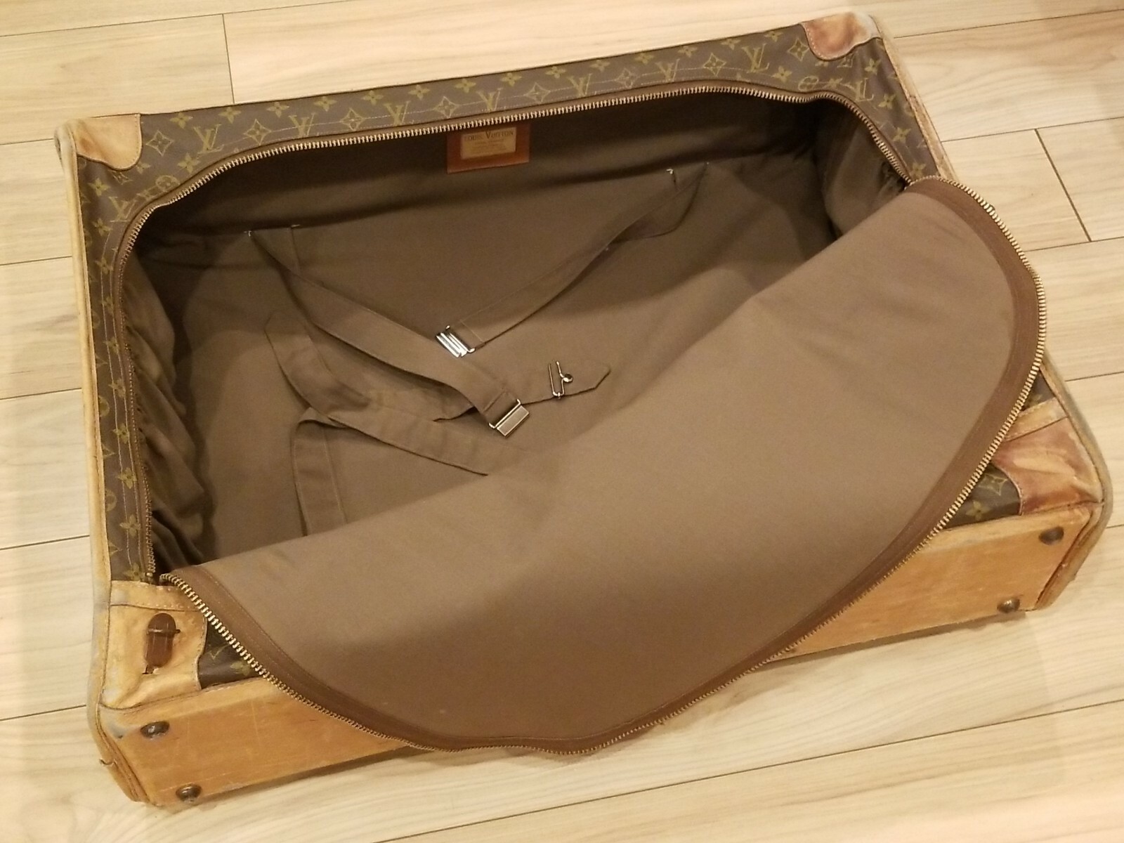 Authentic Vintage Louis Vuitton LV Monogram Larg Suitcase initials J.R.H.Thouron
