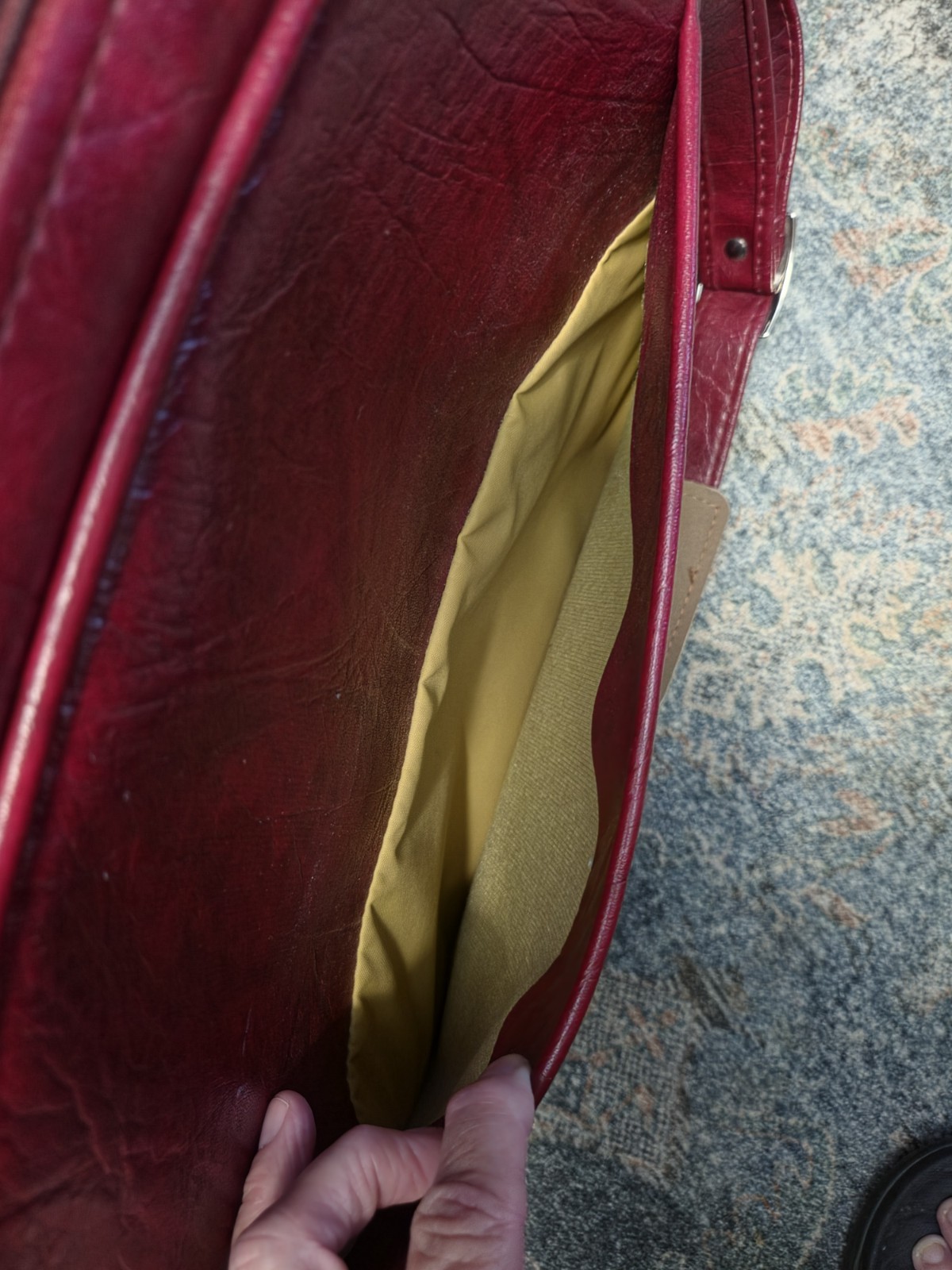 Vintage 1970s Samsonite Sentry soft-sided vertical flight bag/ shoulder…