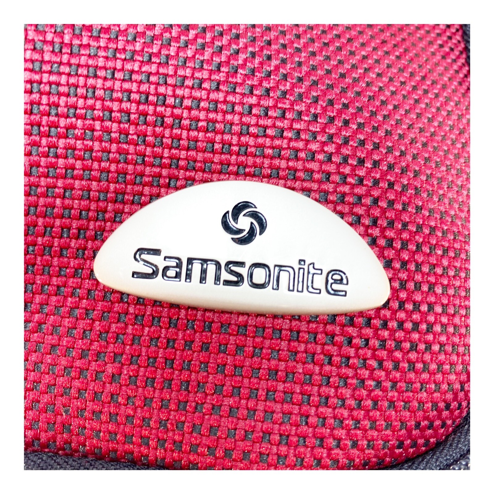 Samsonite Red Travel Multi Compartments Zippered Case with Hangers and Handle