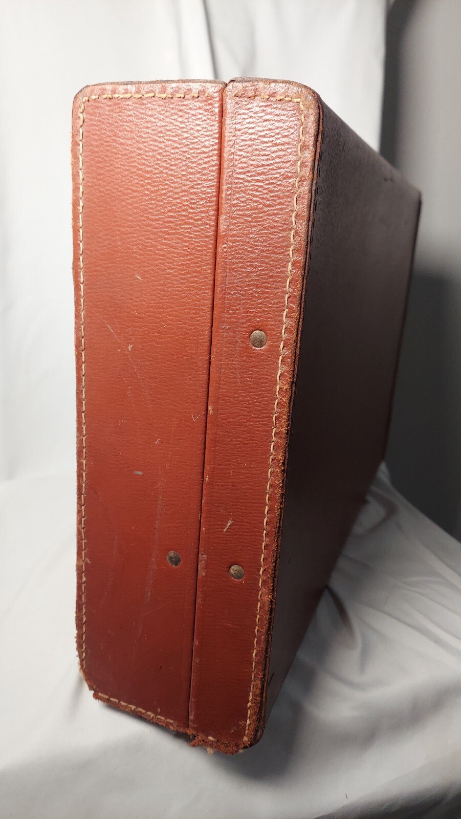 Vintage American Voyager New York Hardside Briefcase 22.5×17.5×7″ Brown