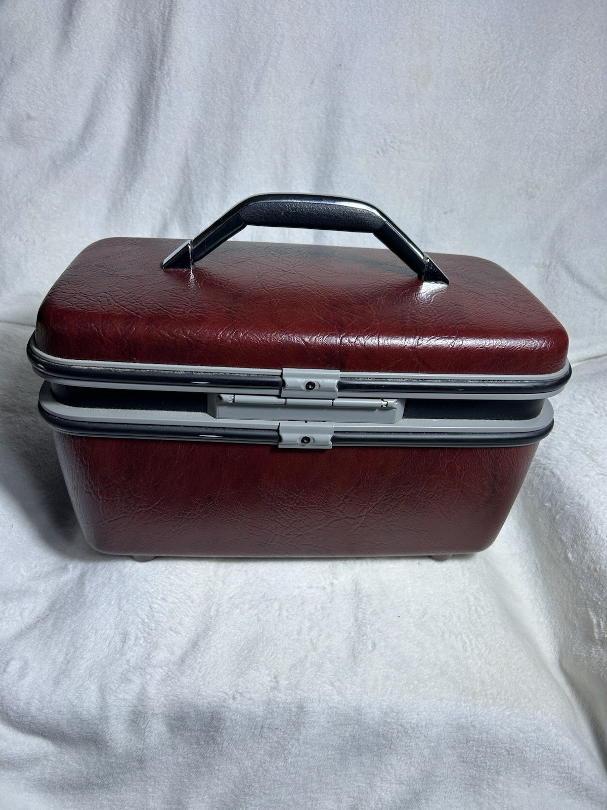 Vintage 1950s-60s Samsonite Silhouette Makeup Carry-On Case with Tray Red NOS