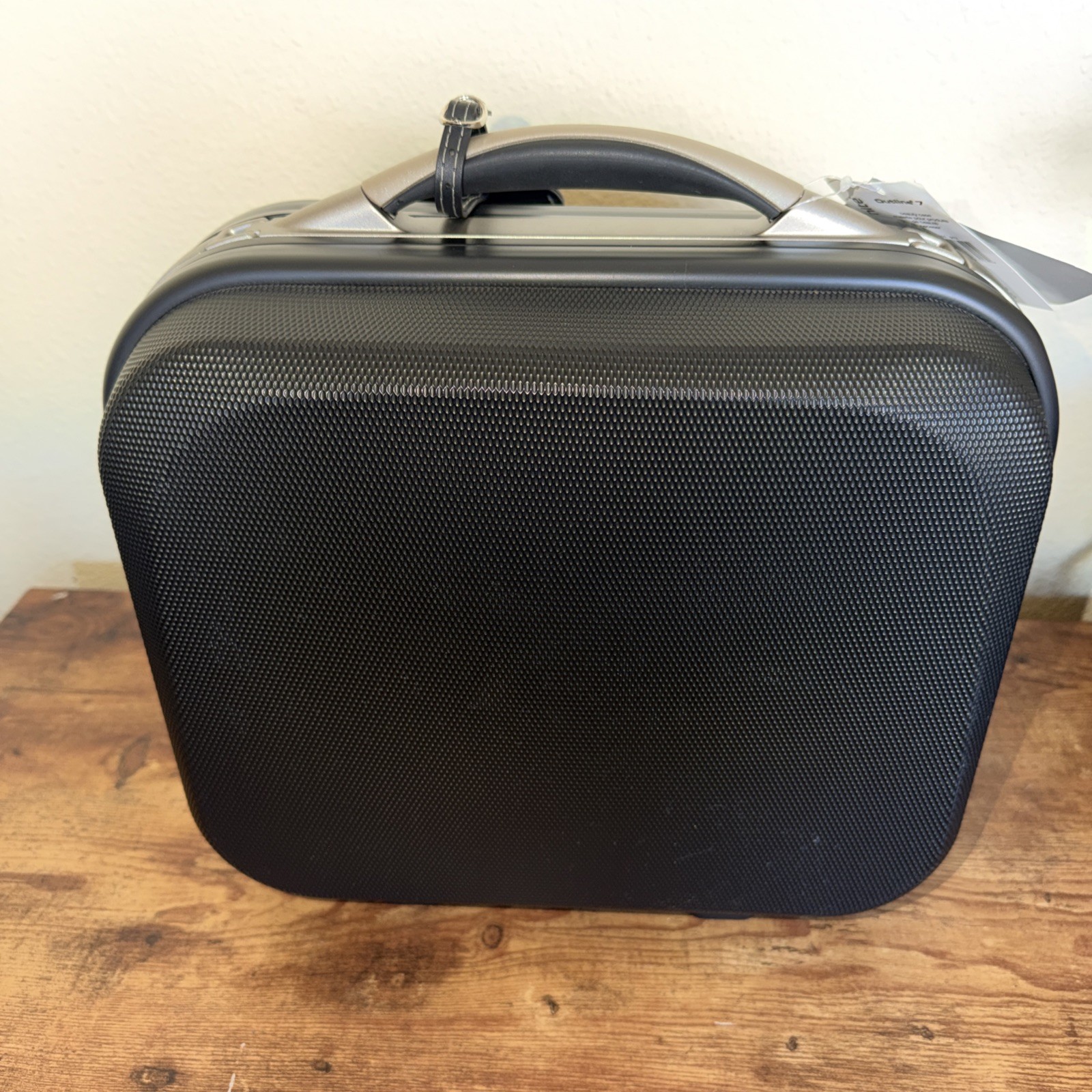 Samsonite Outline 7 Beauty Case Travel Case Black Hard Shell New with Tags
