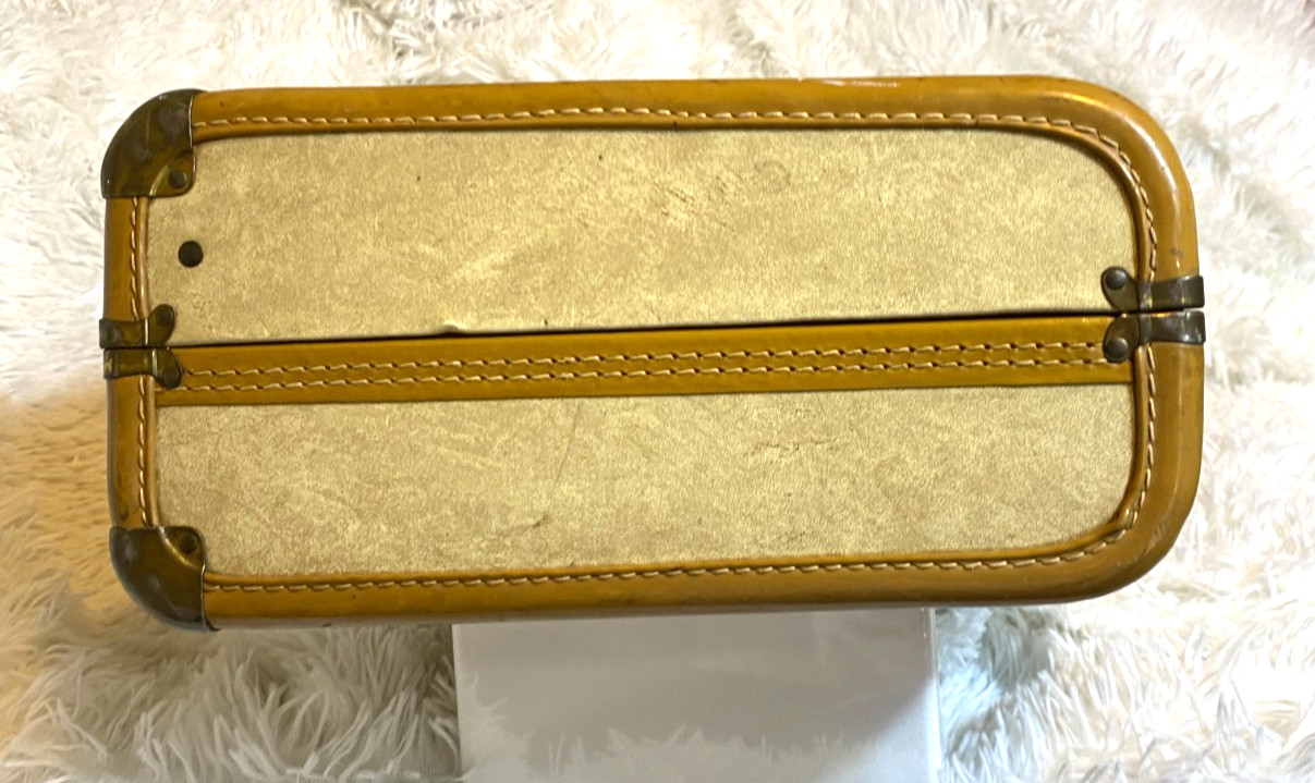 VINTAGE JC Penney Towncraft Tan Brown Hard Shell Suitcase 13″x18″ Travel Luggage
