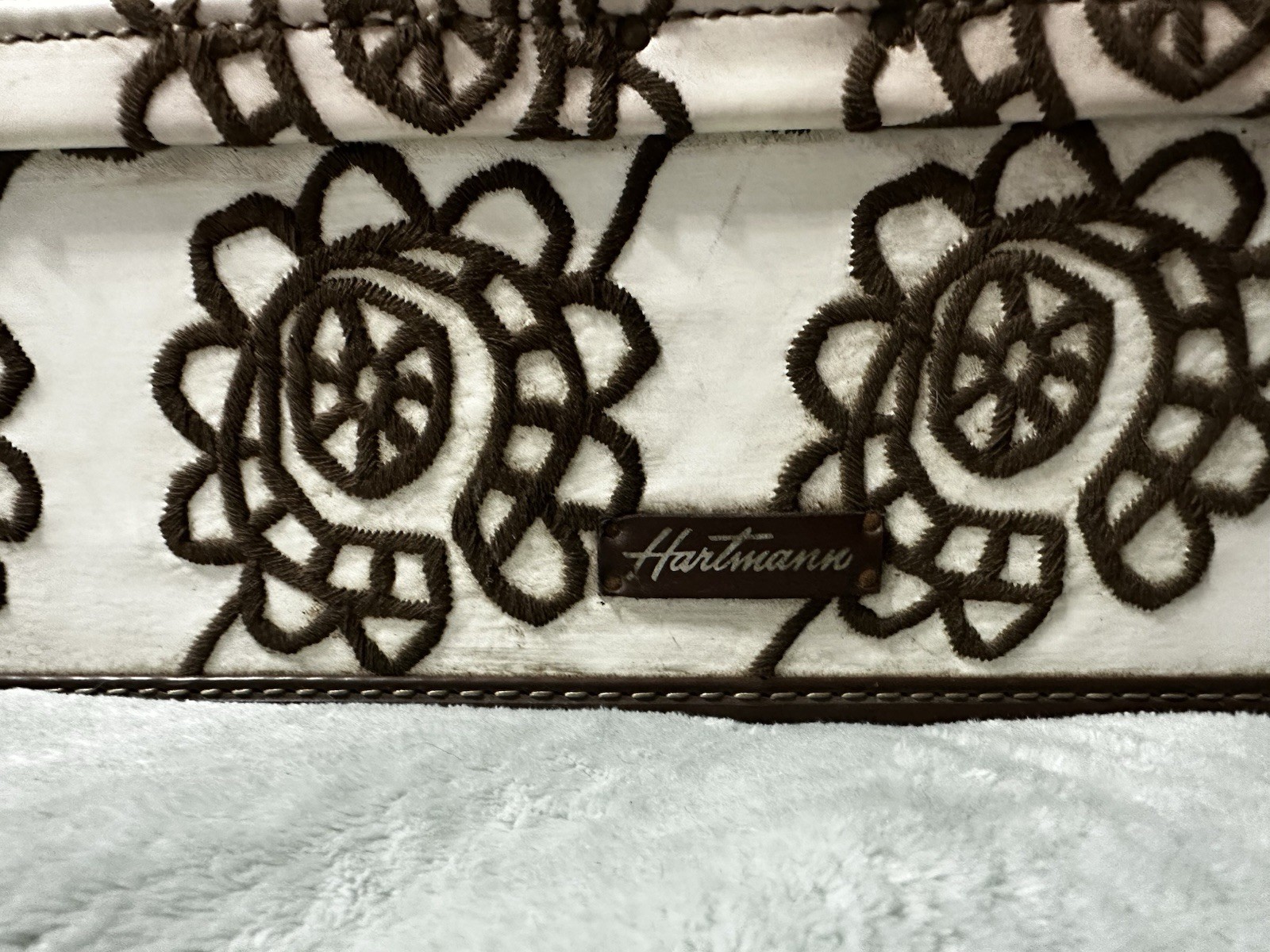 Vtg 1970s Embroidered Daisy Hartmann Luggage