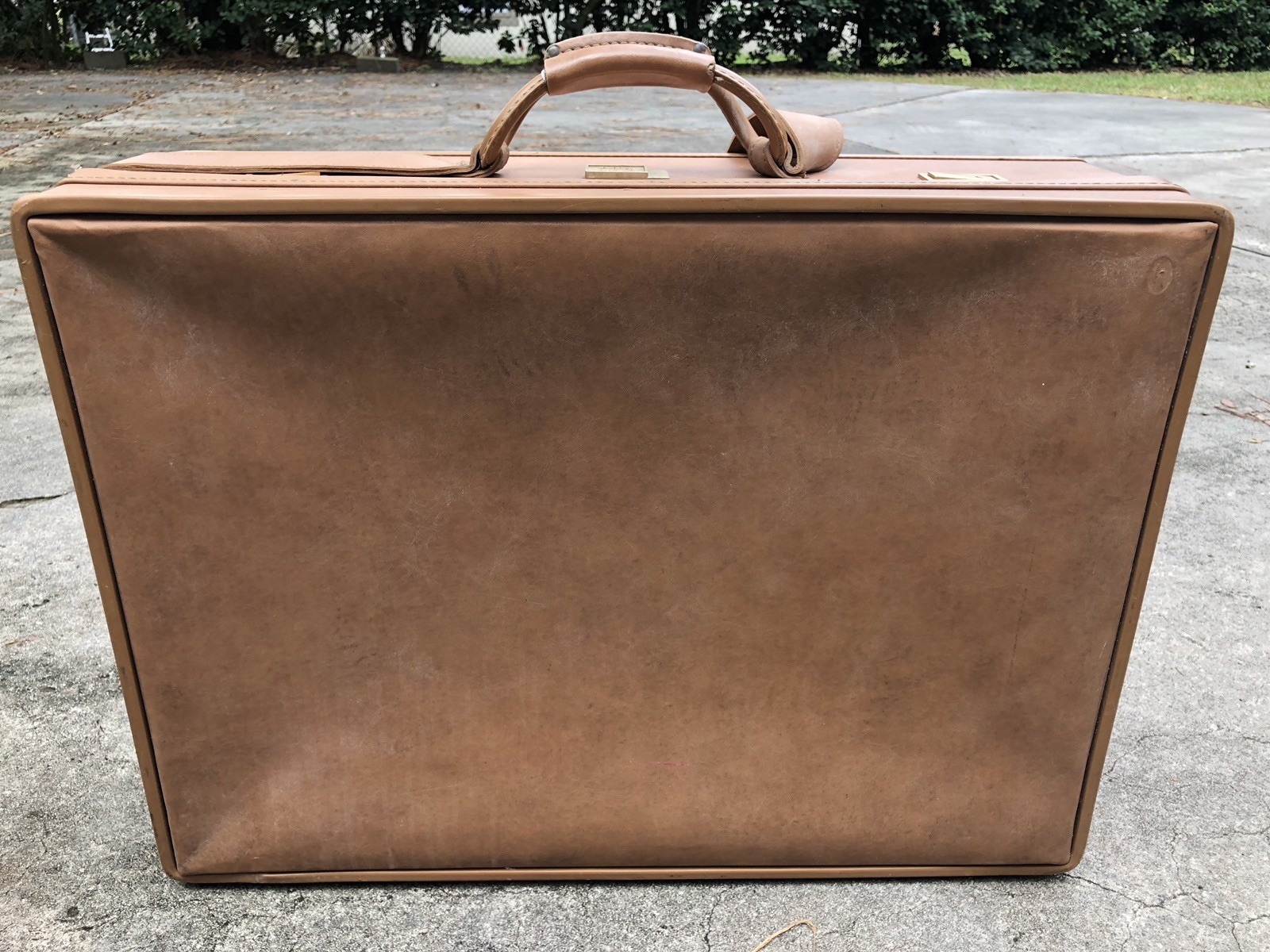 Hartmann 25” Belting Leather Paisley Interior Suitcase