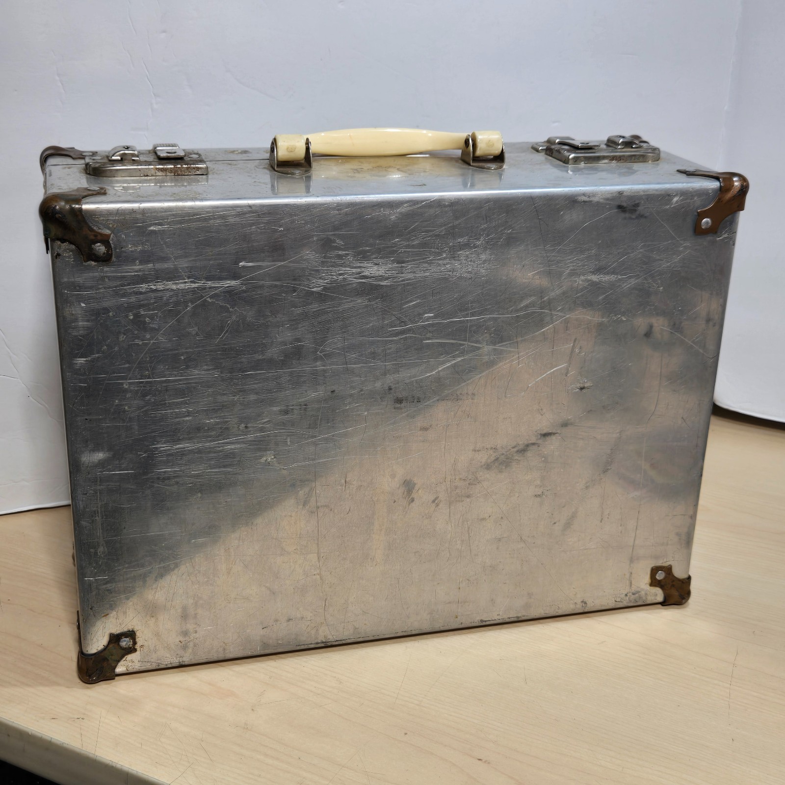 Vintage Metal Roller Skate Case Trunk Oaks Park Portland Salvage Suitcase
