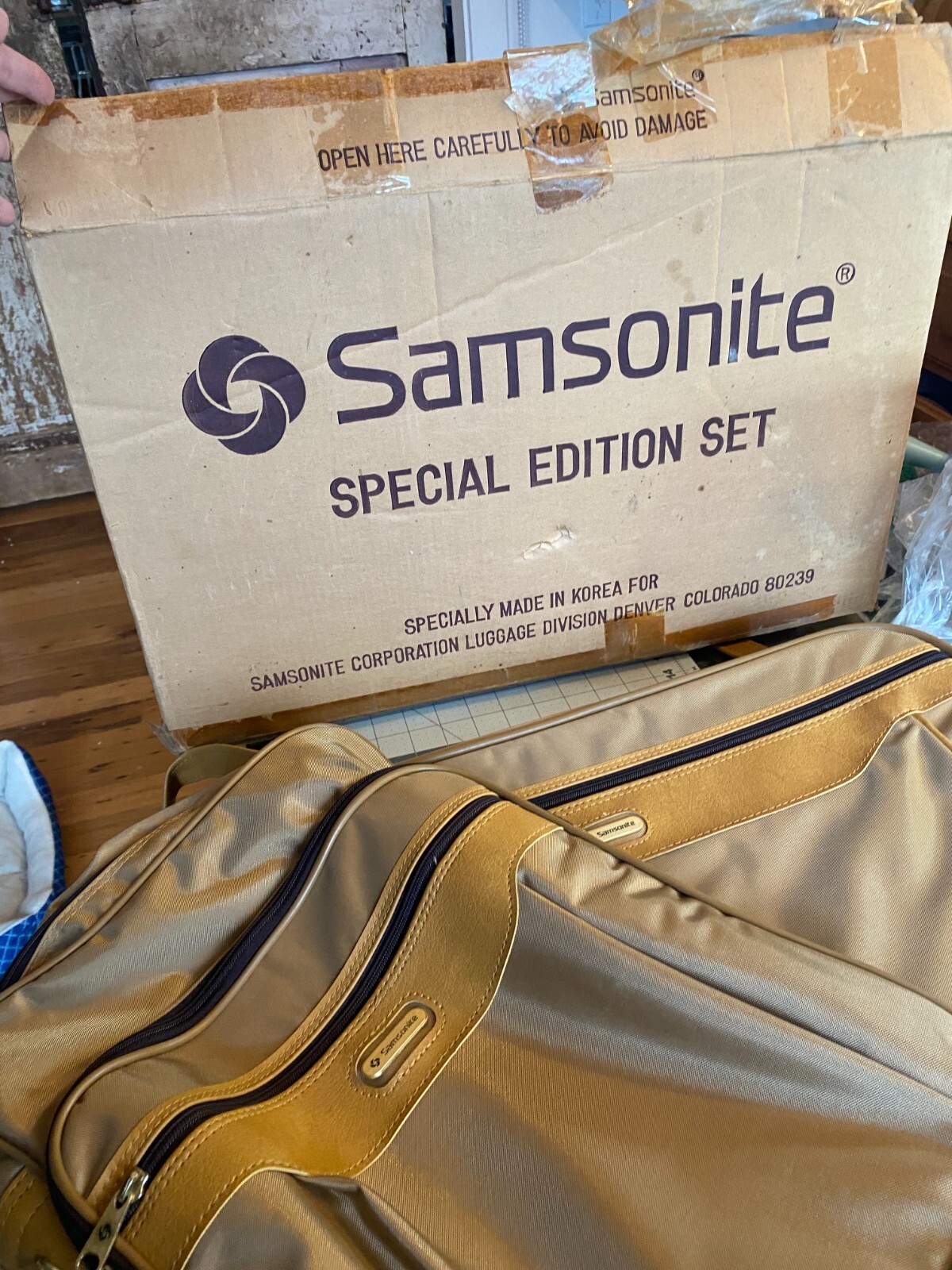 Samsonite Vintage Retro Shoulder Carry On Luggage Set Of 2 Has Original Box