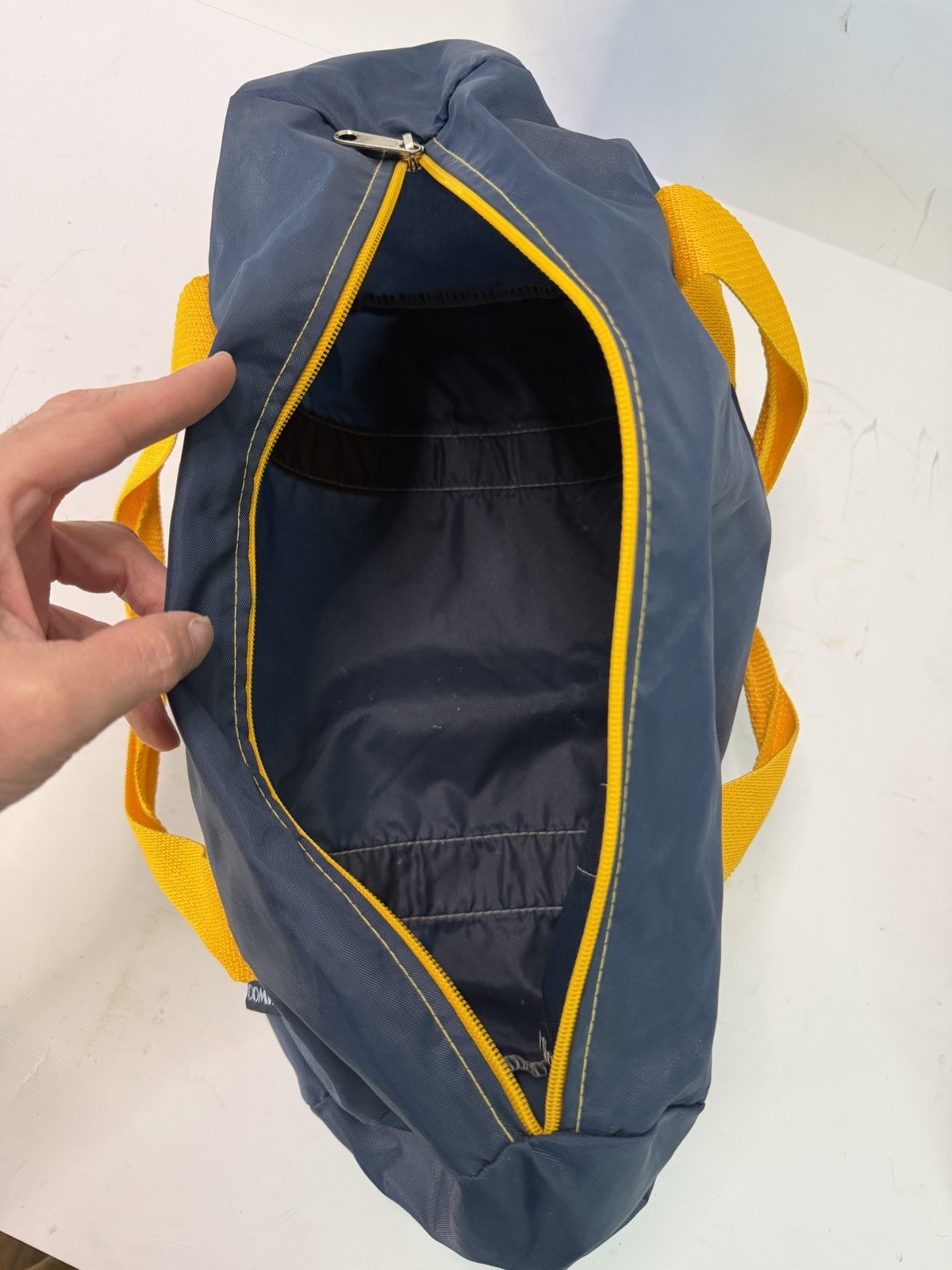 Vtg 1987 APWA Chicago Convention Duffel Bag Athletic Bag Co Blue Yellow 15″