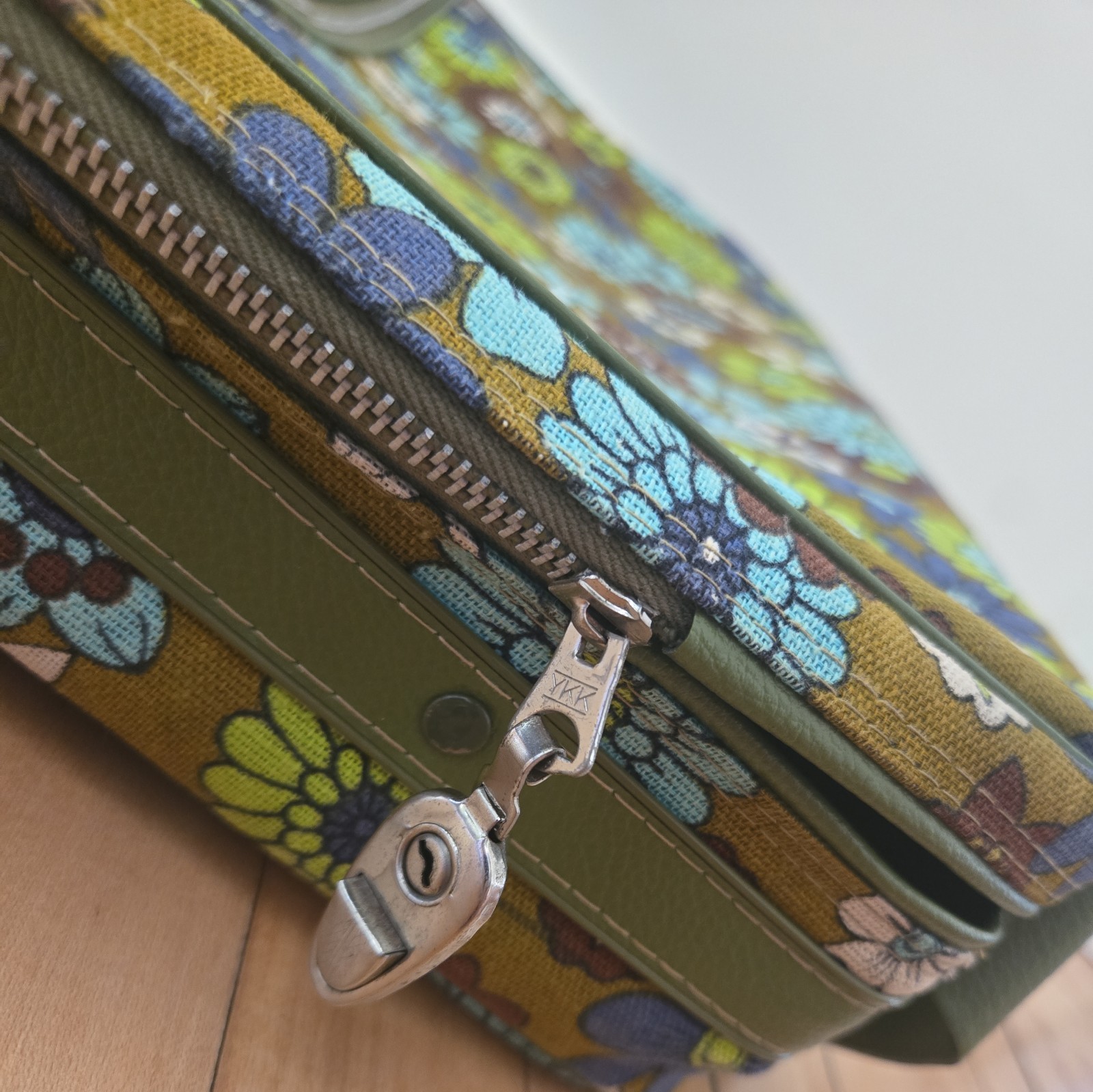 1960s Vintage Bantam Travelware Green Floral Mod Pattern Suitcase Luggage Japan