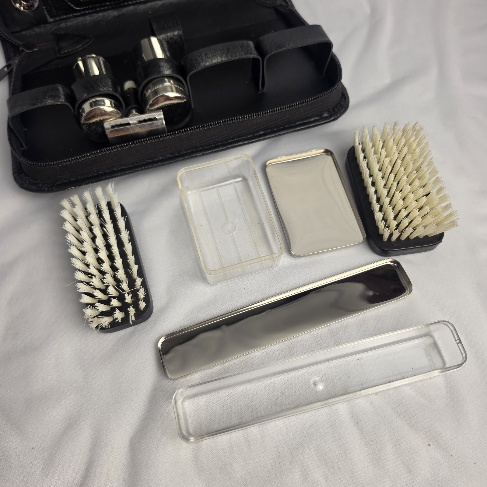 Vintage Men’s Leather Travel Toiletry Grooming Kit Case Made In West Germany