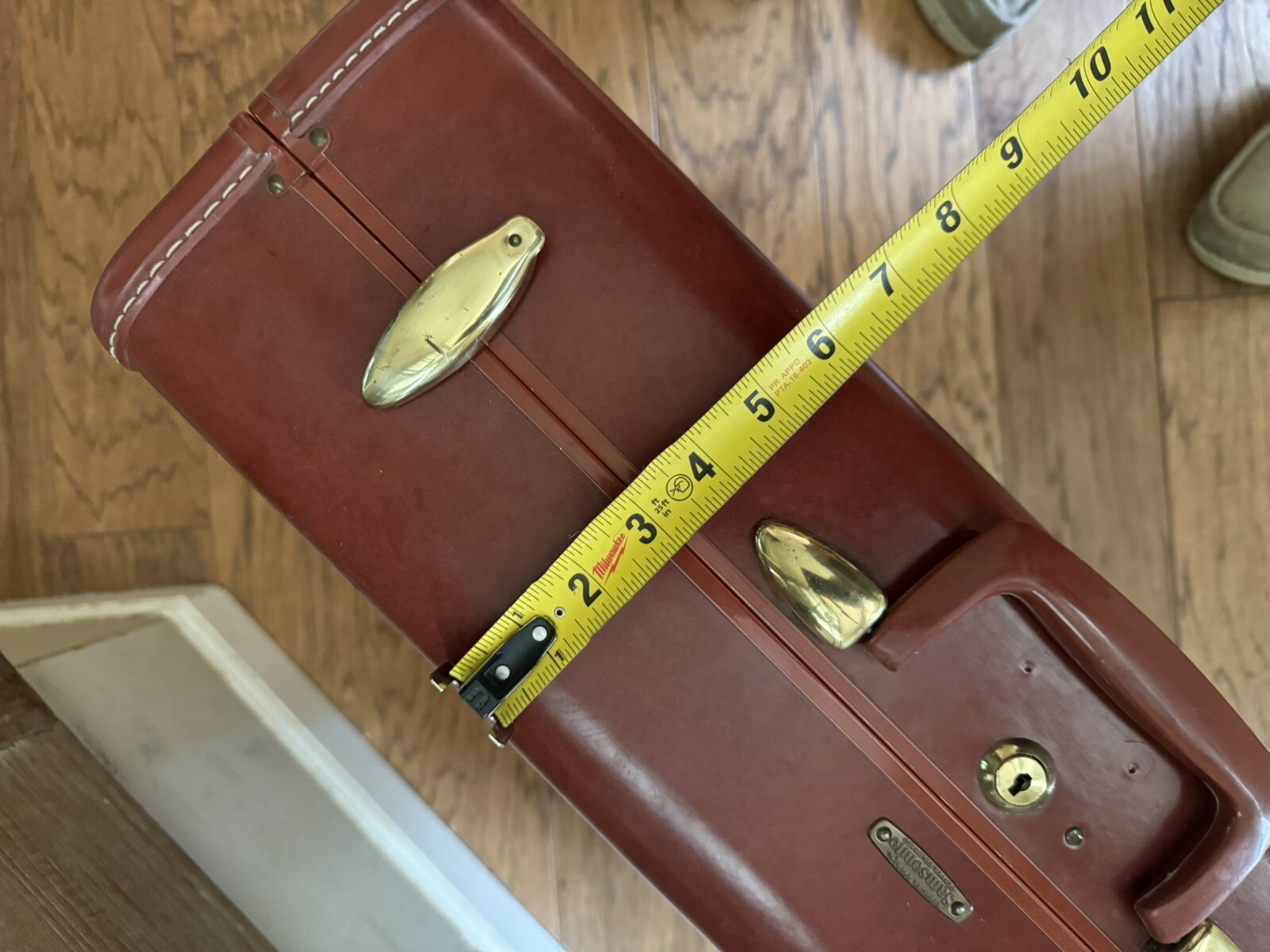 Large Samsonite Leather hard shell Luggage suitcase brown style 4935