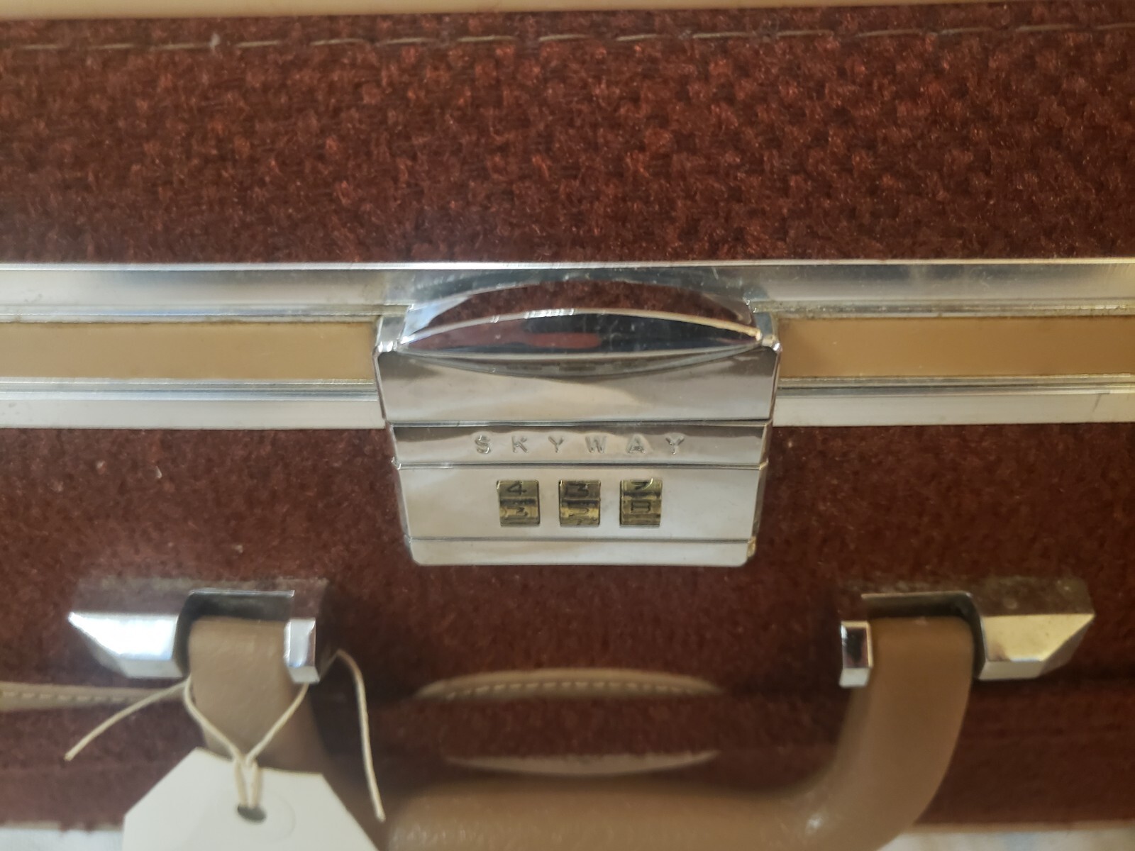Vintage 1970’s Skyway Brown Tweed Large-Size Suitcase with Wheels