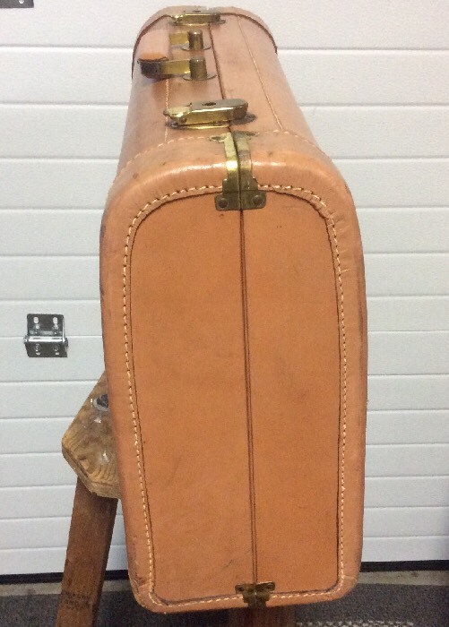Vintage Pioneer Light Brown Leather Hard Suitcase 21″ X 15″ X 6″