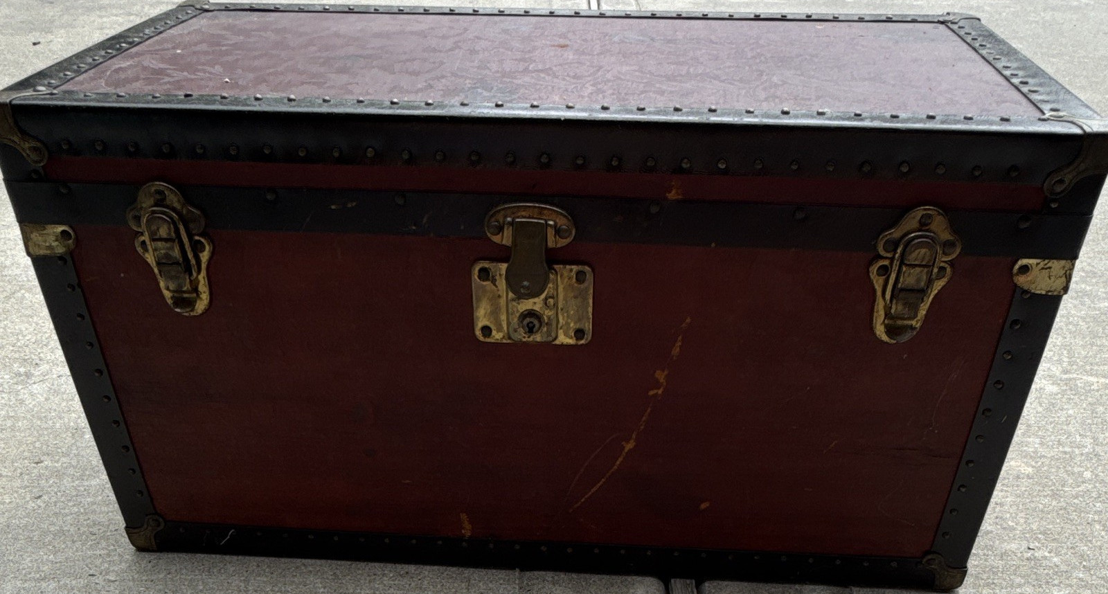 Vintage Steamer Trunk Hard Case Brown/Black Lockable Lined