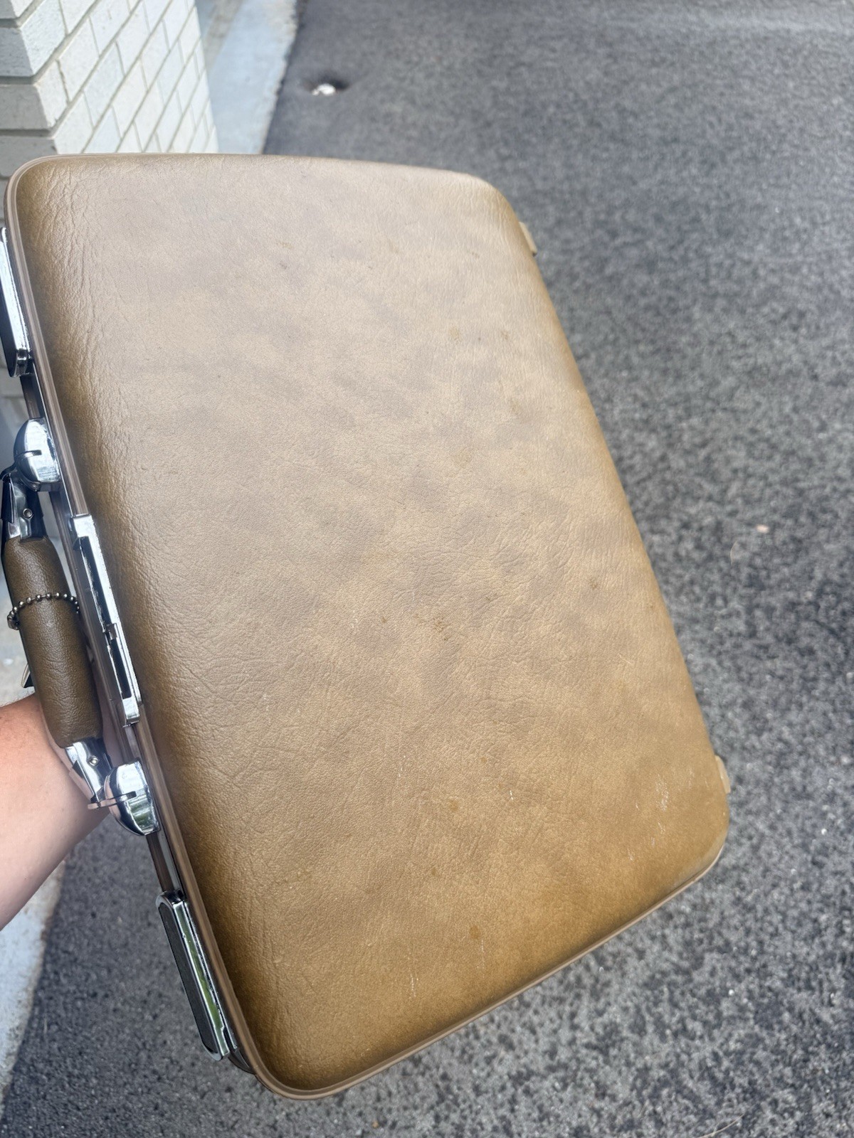 Vintage American Tourister Brown Hard Shell Escort Slim Briefcase NOS