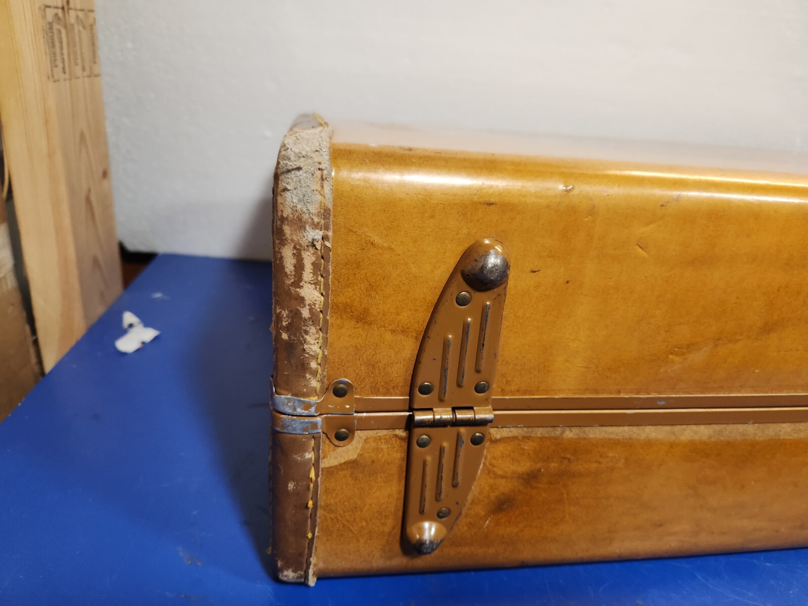 Vintage Samsonite Luggage 21″ No Key Latches Won’t Latch