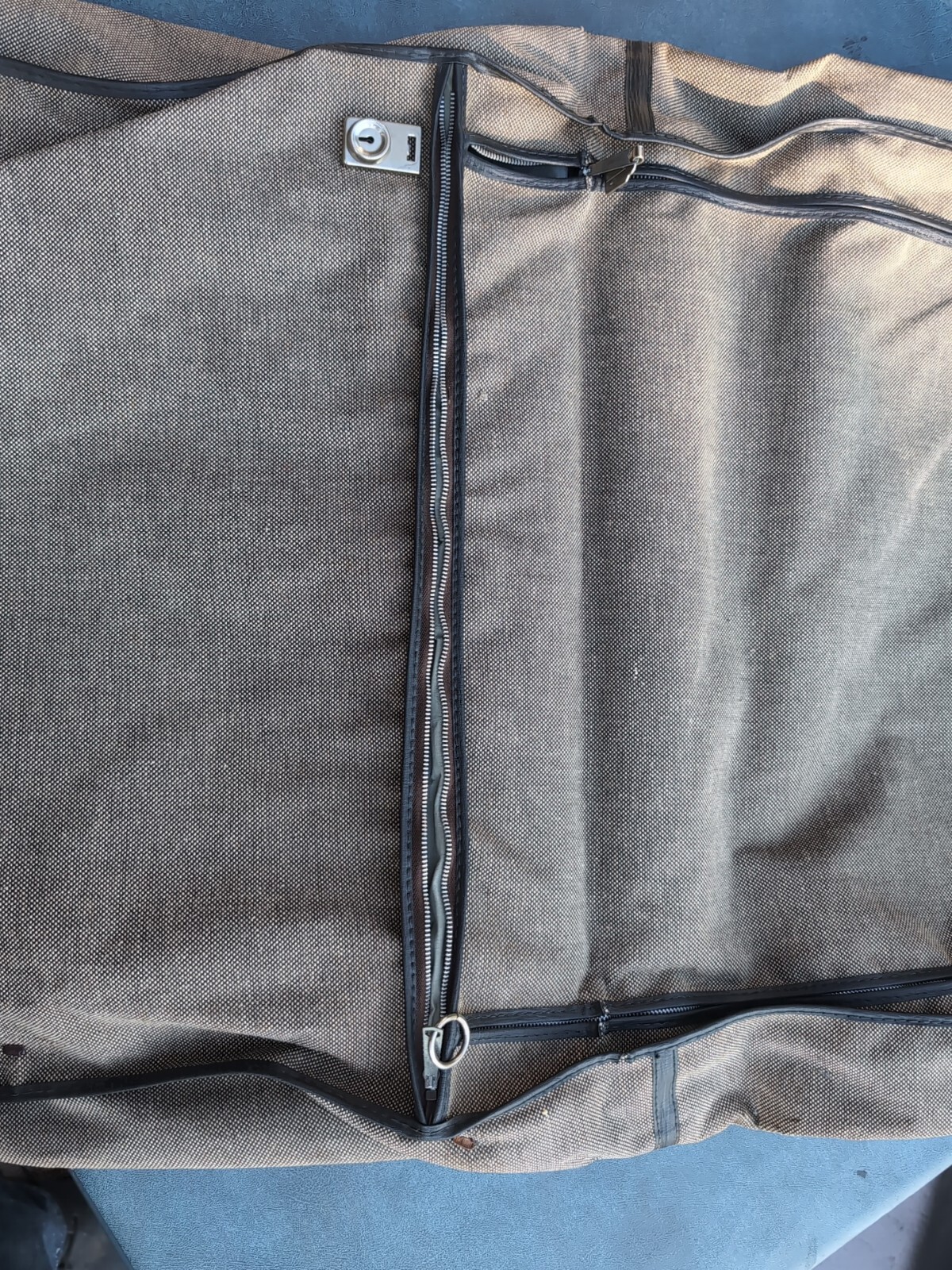 Atlantic – Texture Patterned Hanging Garment Bag – Est 1970 Collectible Vintage