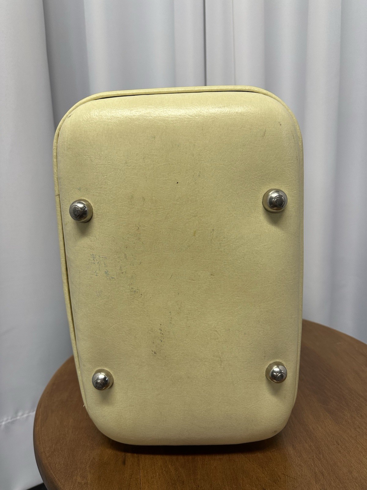Vintage Skyway Train Case 14x10x9 Ivory Cream Off White Keys Good Condition