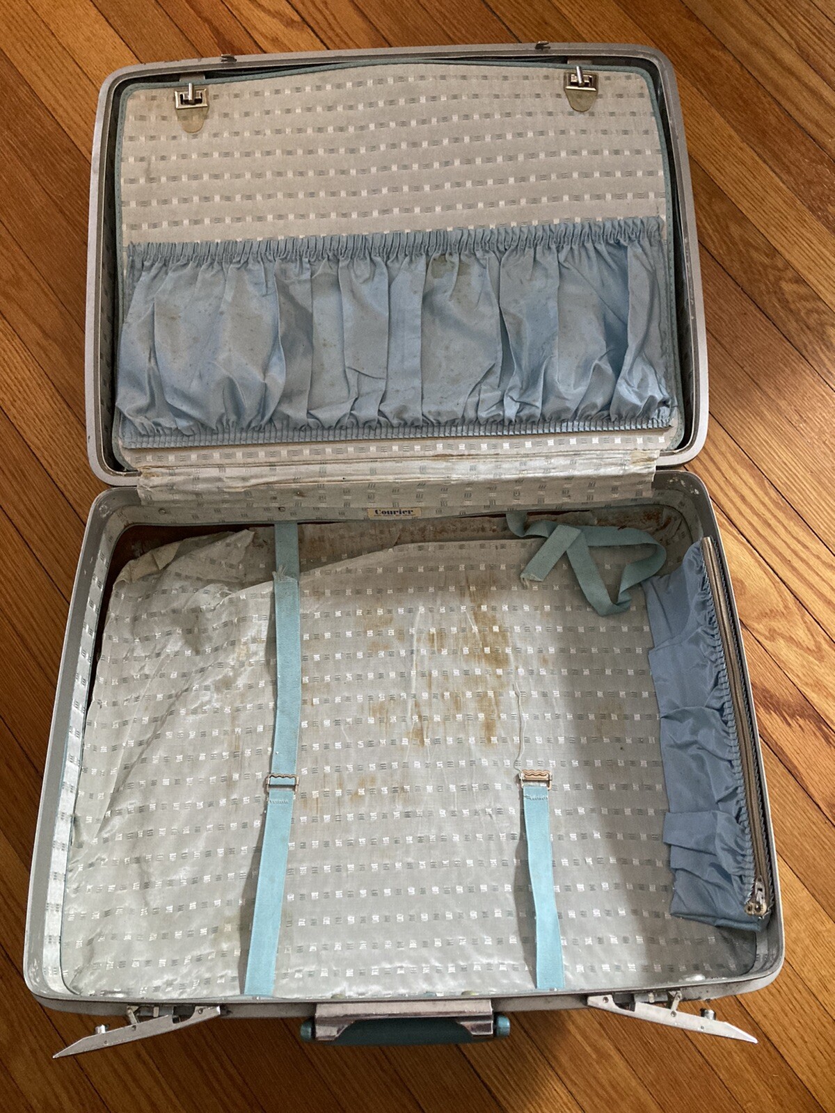 Vtg Sears Courier Hard Suitcase/Luggage Turquoise color? Around 20 in x 18