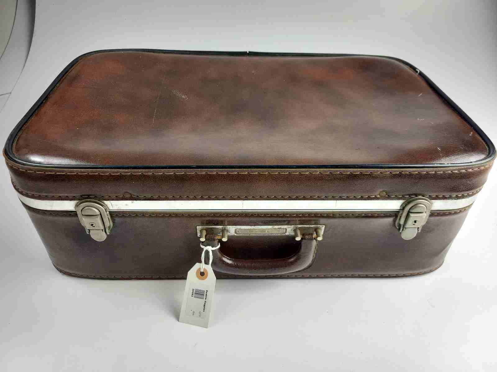 Vintage Brown Suitcase 22″ X 13″ X 7″ – No Key
