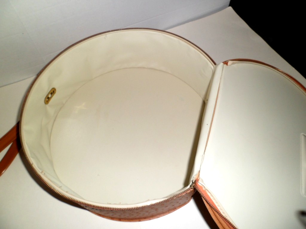 VTG 1960’s RETRO ROUND FAUX OSTRICH LEATHER VINYL TRAIN LUGGAGE CASE OVERNIGHT