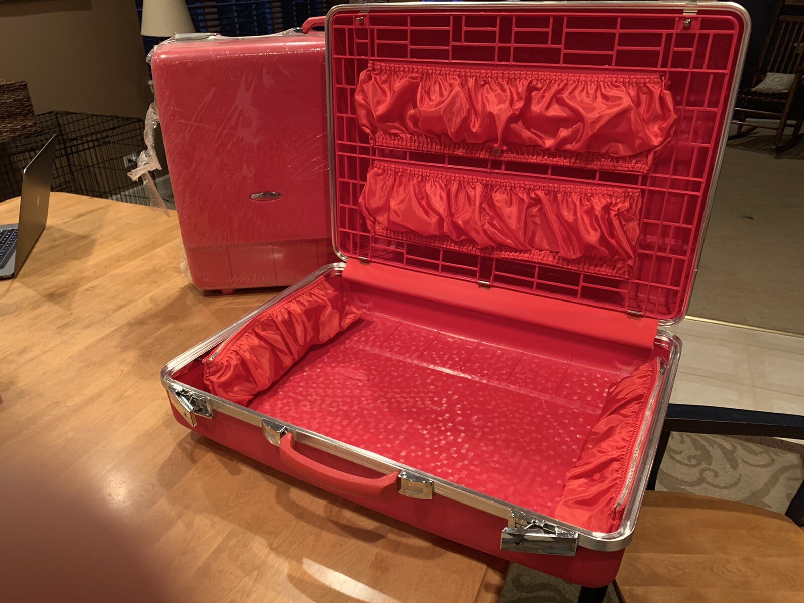 Vintage Red Forecast Luggage Set