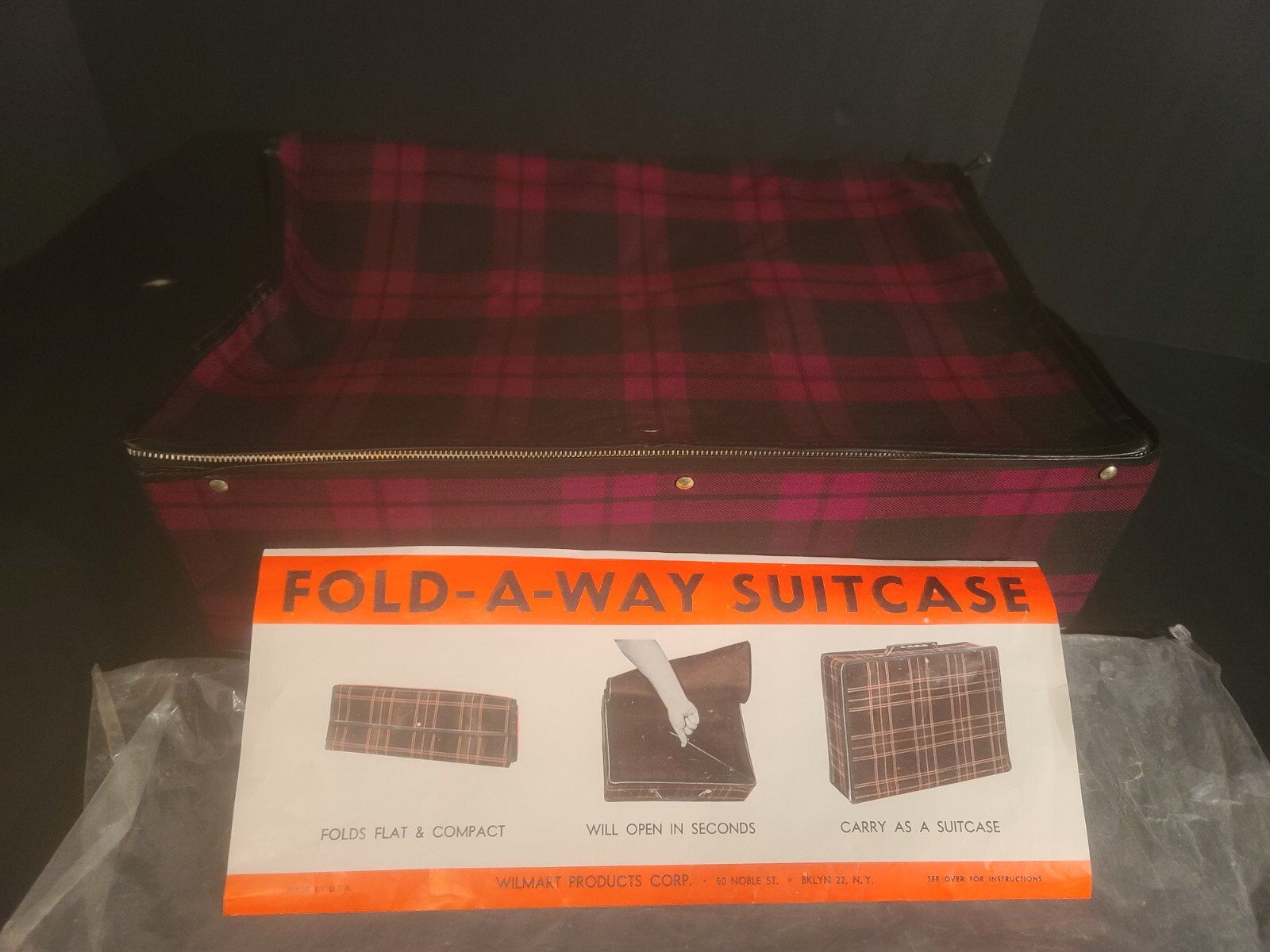 Vintage Fold A Way Suitcase 18″ x 12″ x 5″ Folds Flat