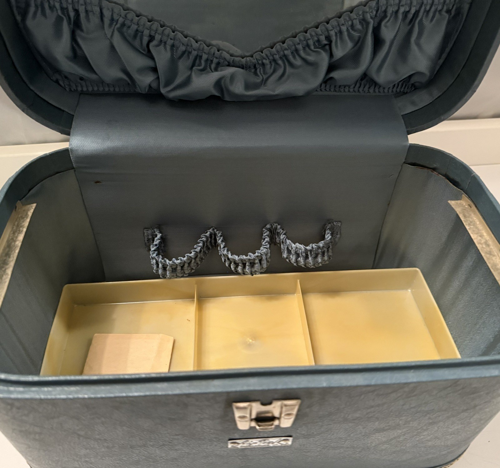 Vintage, AirPak, Light Blue Hard-Shell Train Case w/ Mirror & Tray, 13″x 8″x 8″