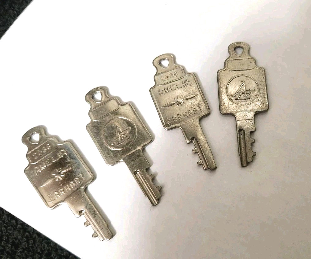 4 Vintage AMELIA EARHART Luggage Keys