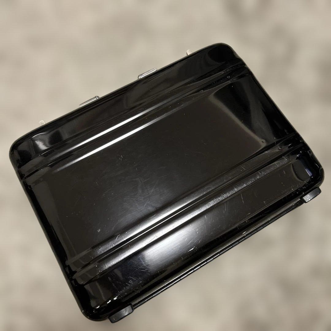 Zero Halliburton Black Attache Case Q4-BK 27x36x10 cm