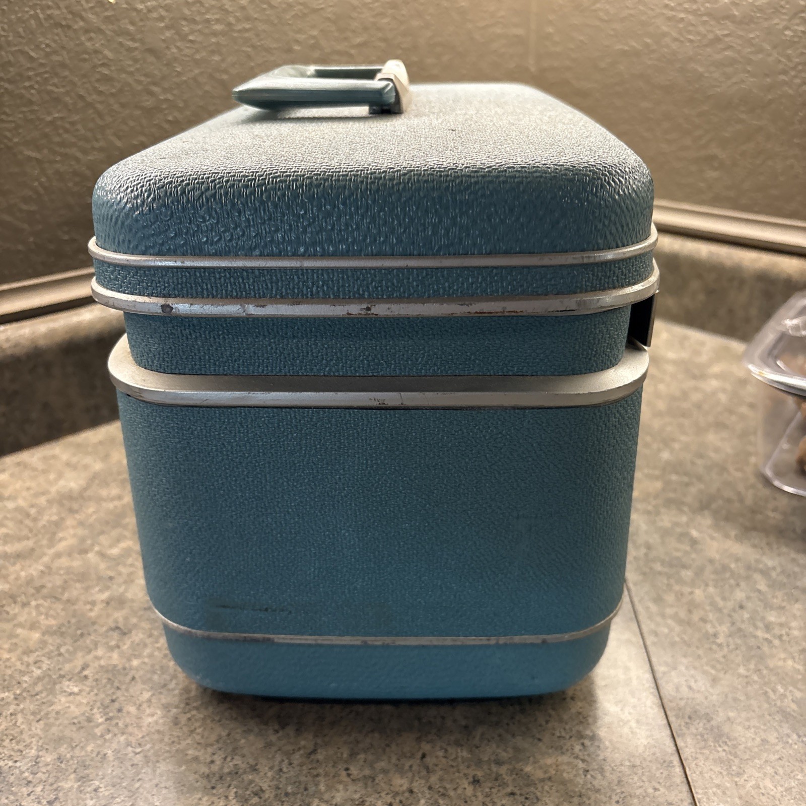 Vintage Blue Silhouette Samsonite Hard Shell Luggage Make Up Case USED
