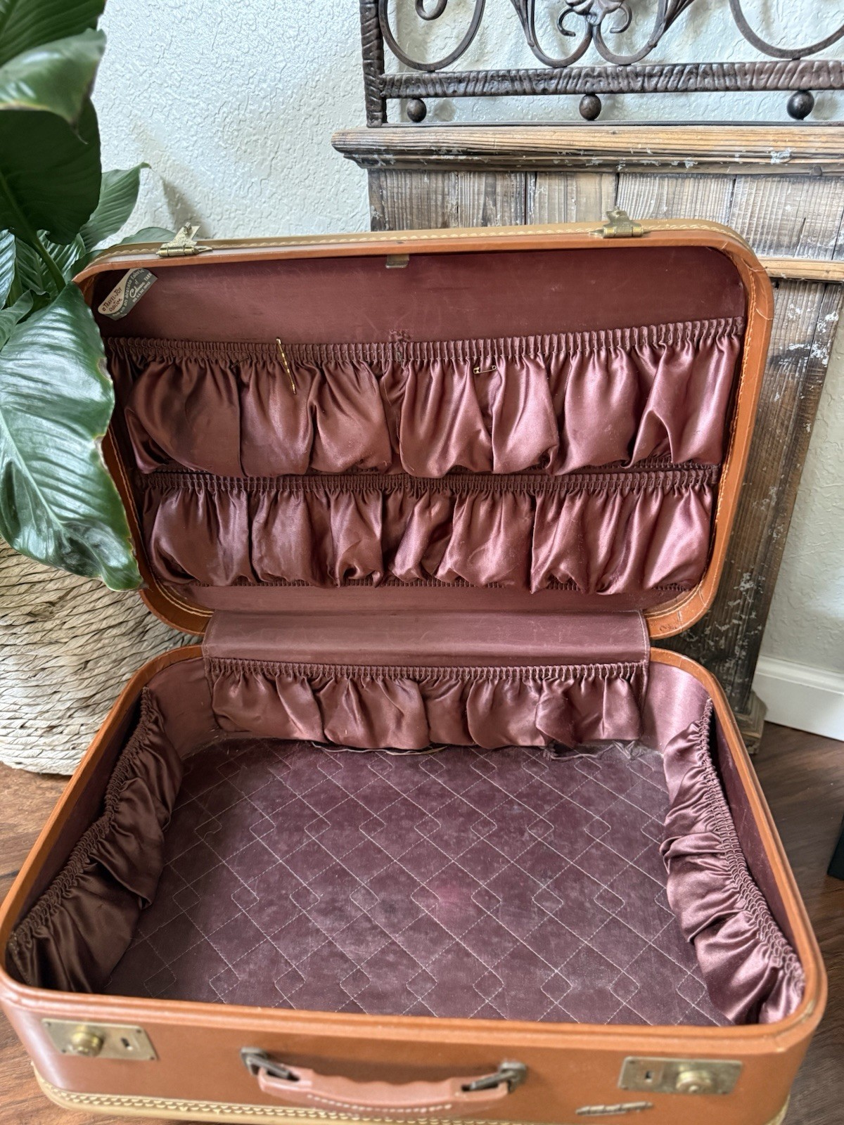 Vintage Brown “Travel Joy” Train/Overnight Suitcase 1950s-60s Made In USA