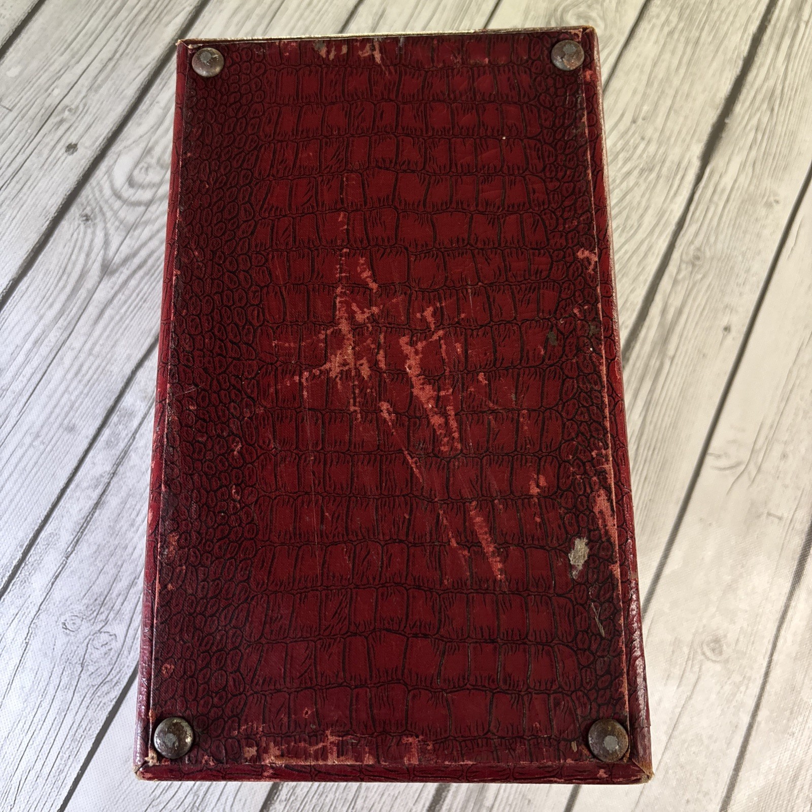 Vintage 1940-1950s Red Faux Alligator Hard Train Case Cosmetic Makeup Luggage.