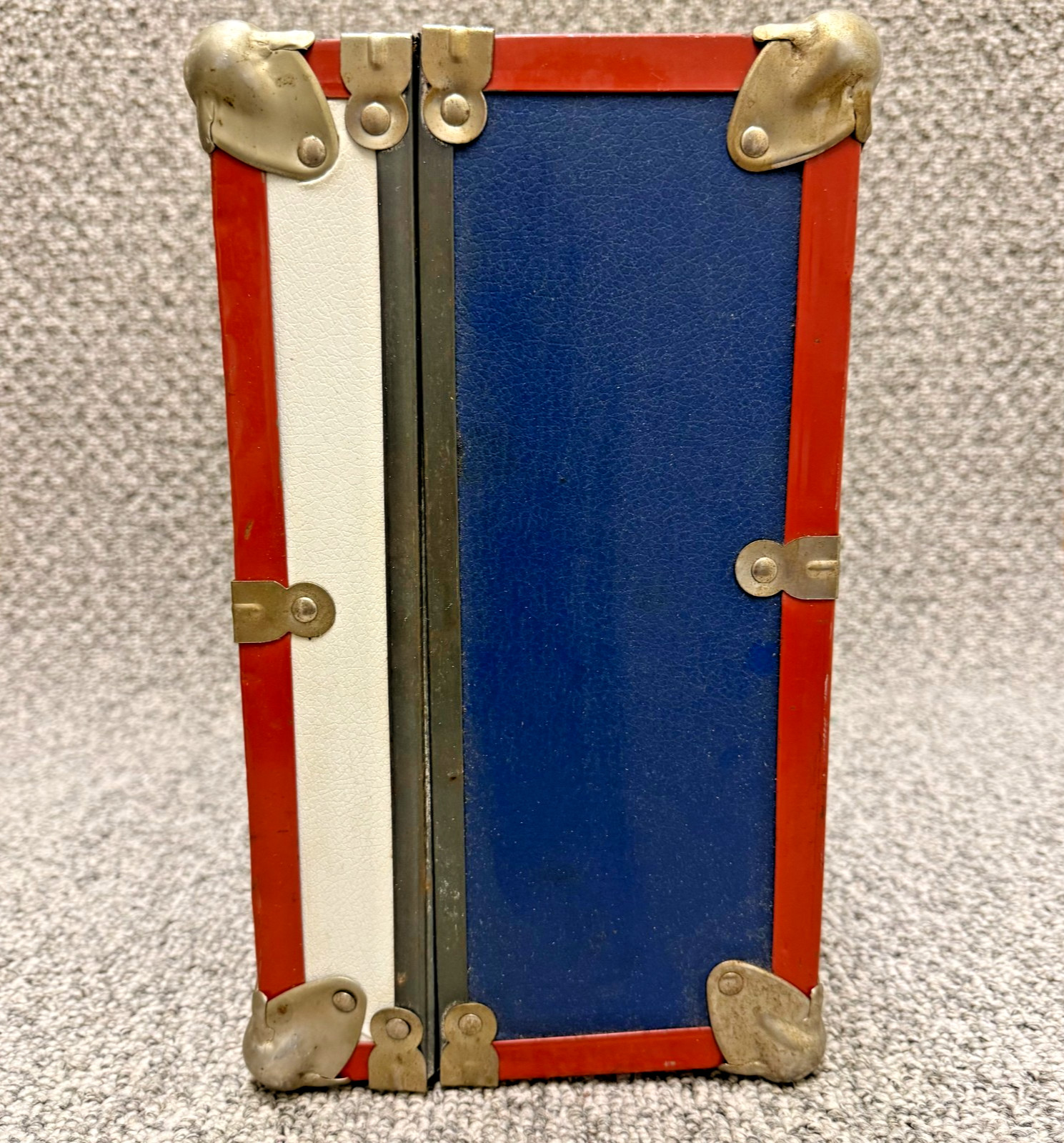 Vintage Hard Case/Suitcase or Stage Prop