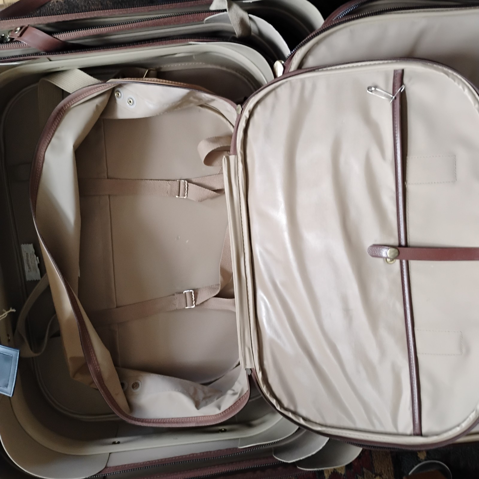 Vintage 4 Piece Samsonite Luggage Nylon Construction With Leather Accents