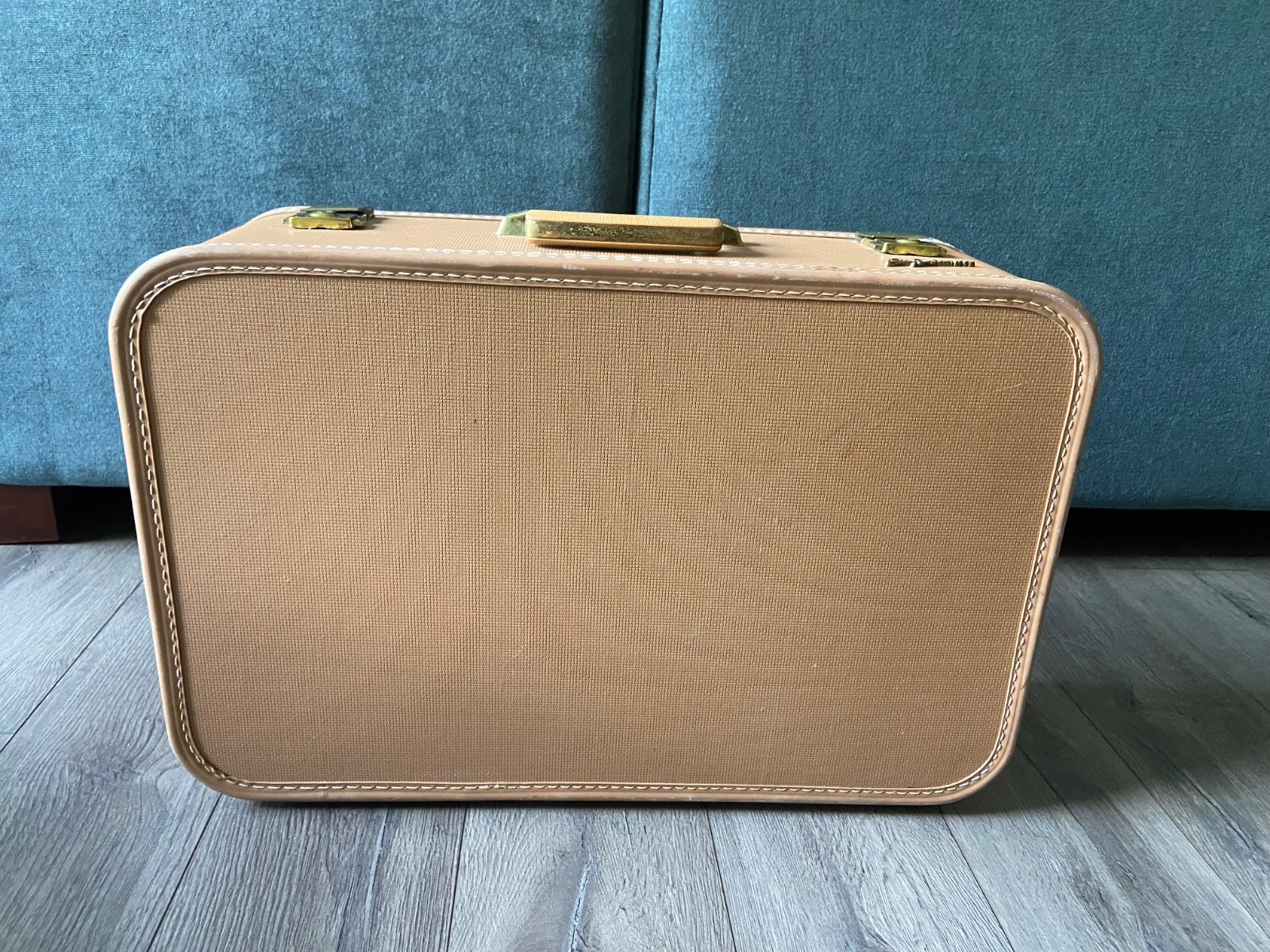 VINTAGE Luggage- LADY BALTIMORE mid-sized luggage Beige Hardtop, Monogramed