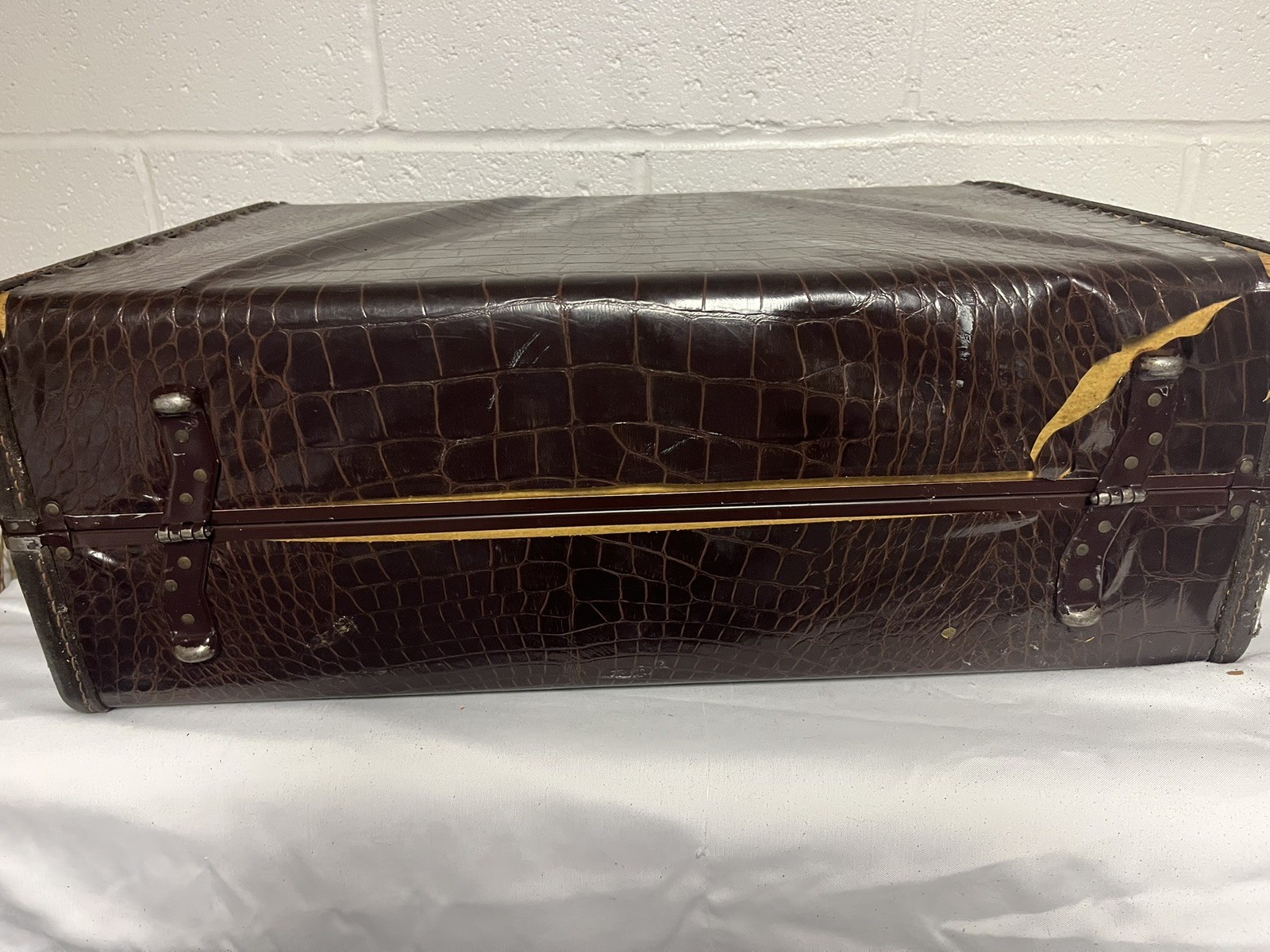 Vintage Samsonite Hard Case Suitcase Brown Faux Alligator Shwayder Bros No Key